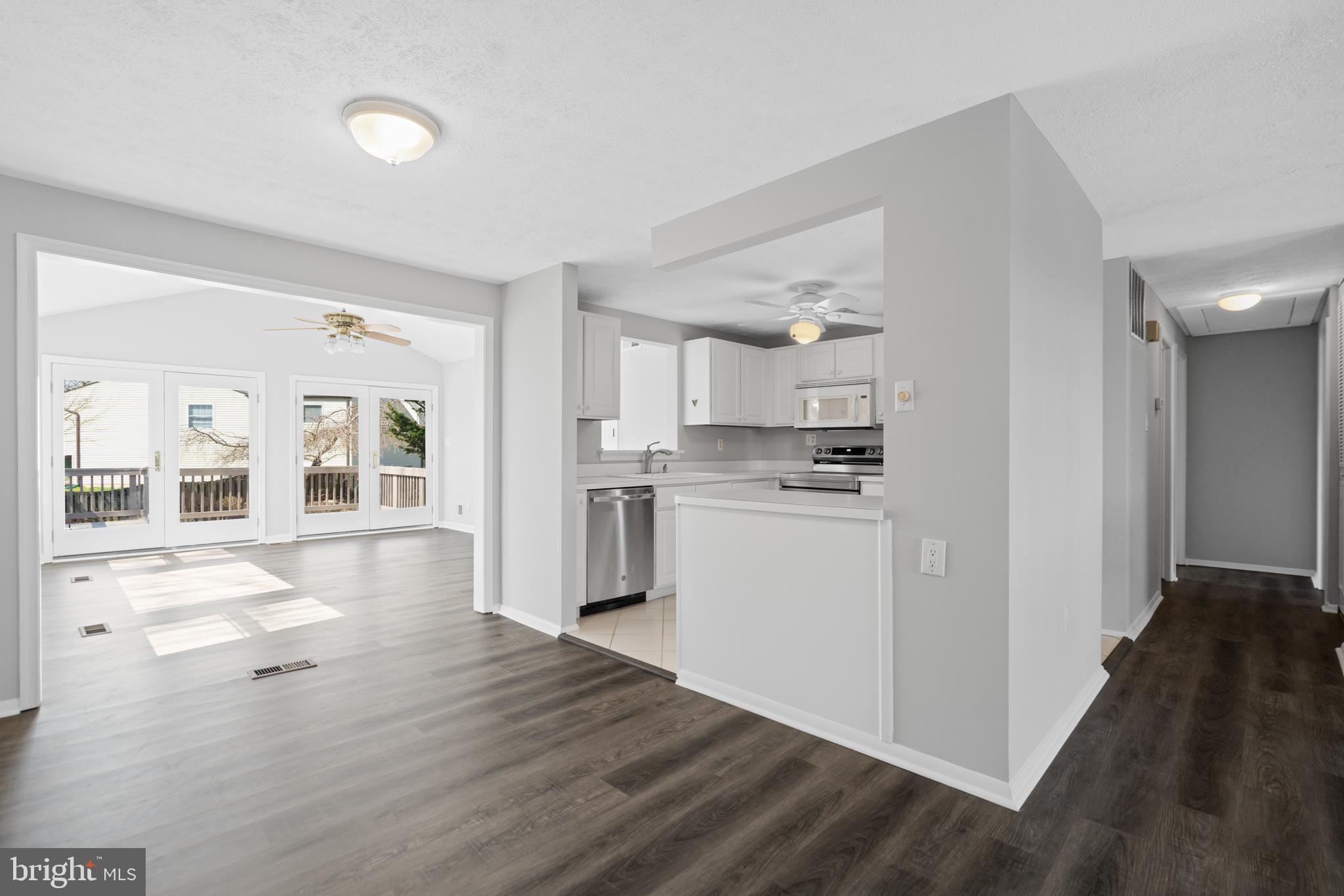 EDGELEA WOODS - Residential