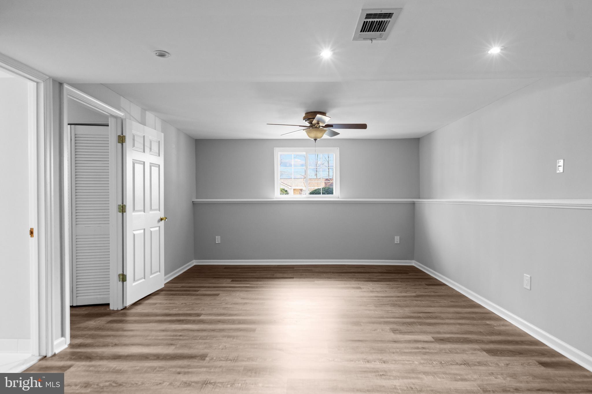 EDGELEA WOODS - Residential