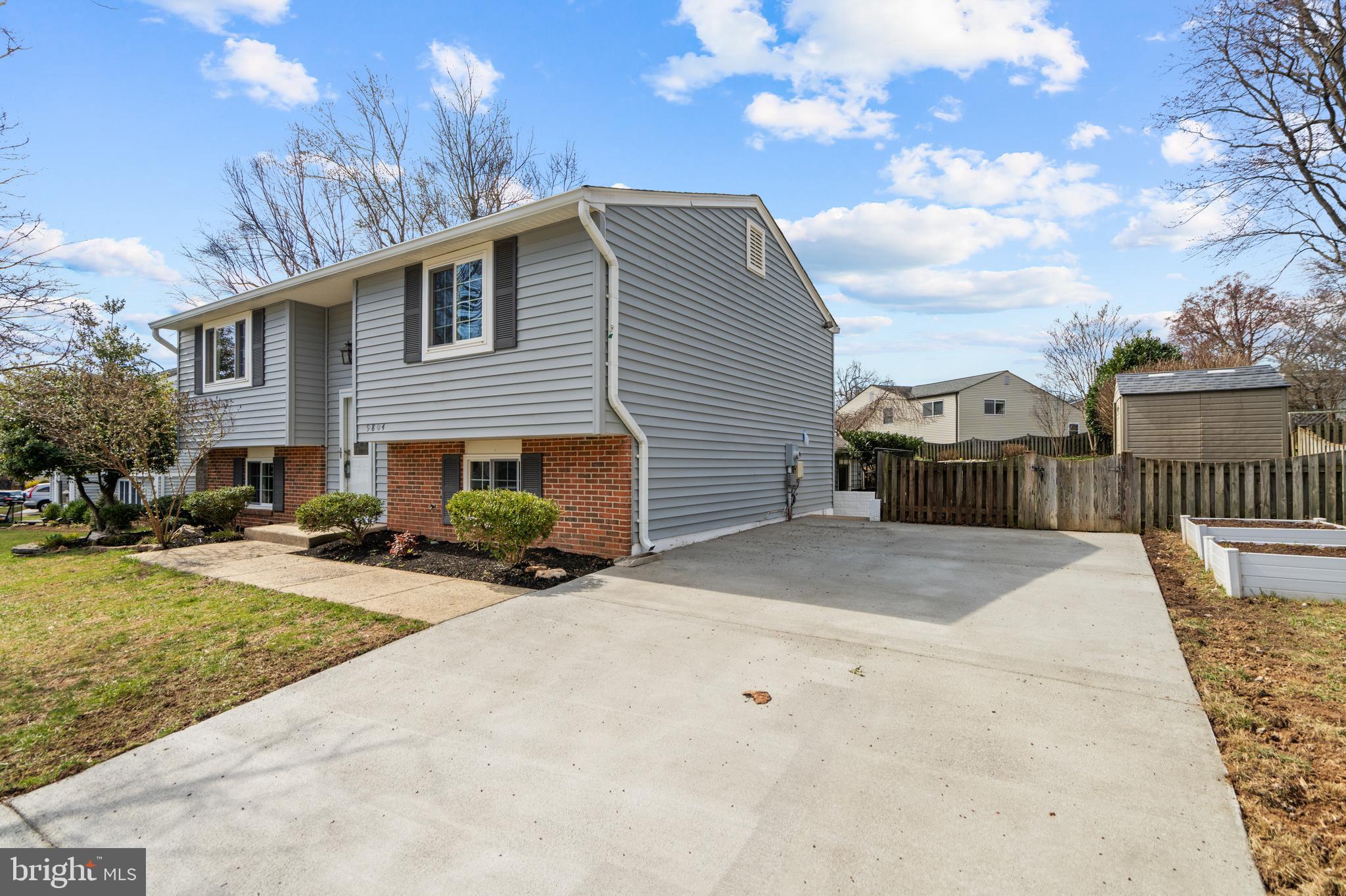 EDGELEA WOODS - Residential