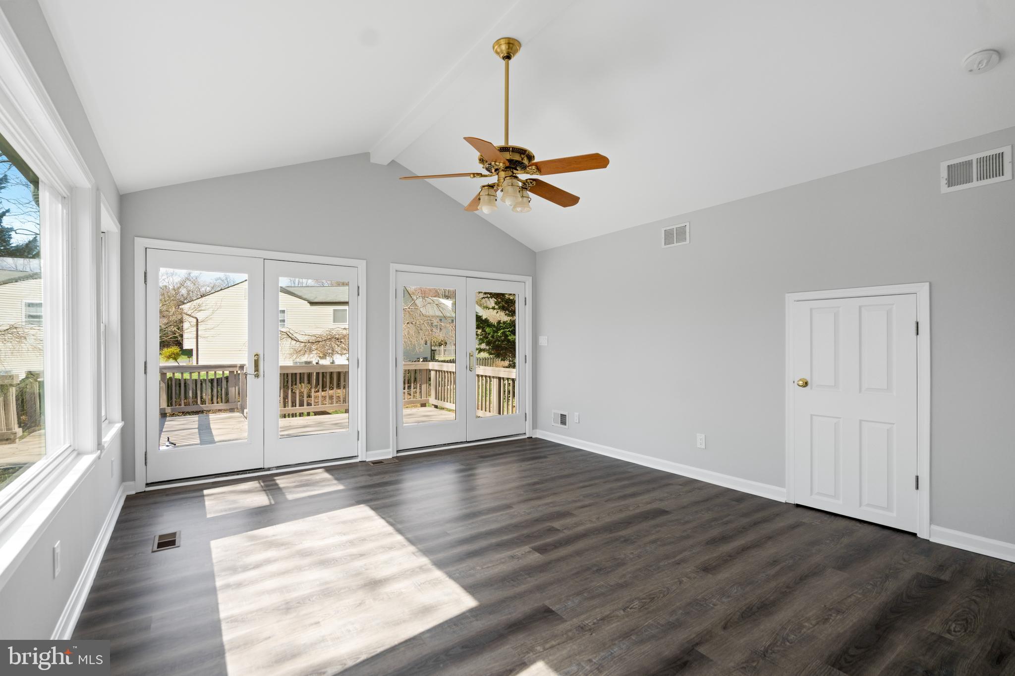 EDGELEA WOODS - Residential