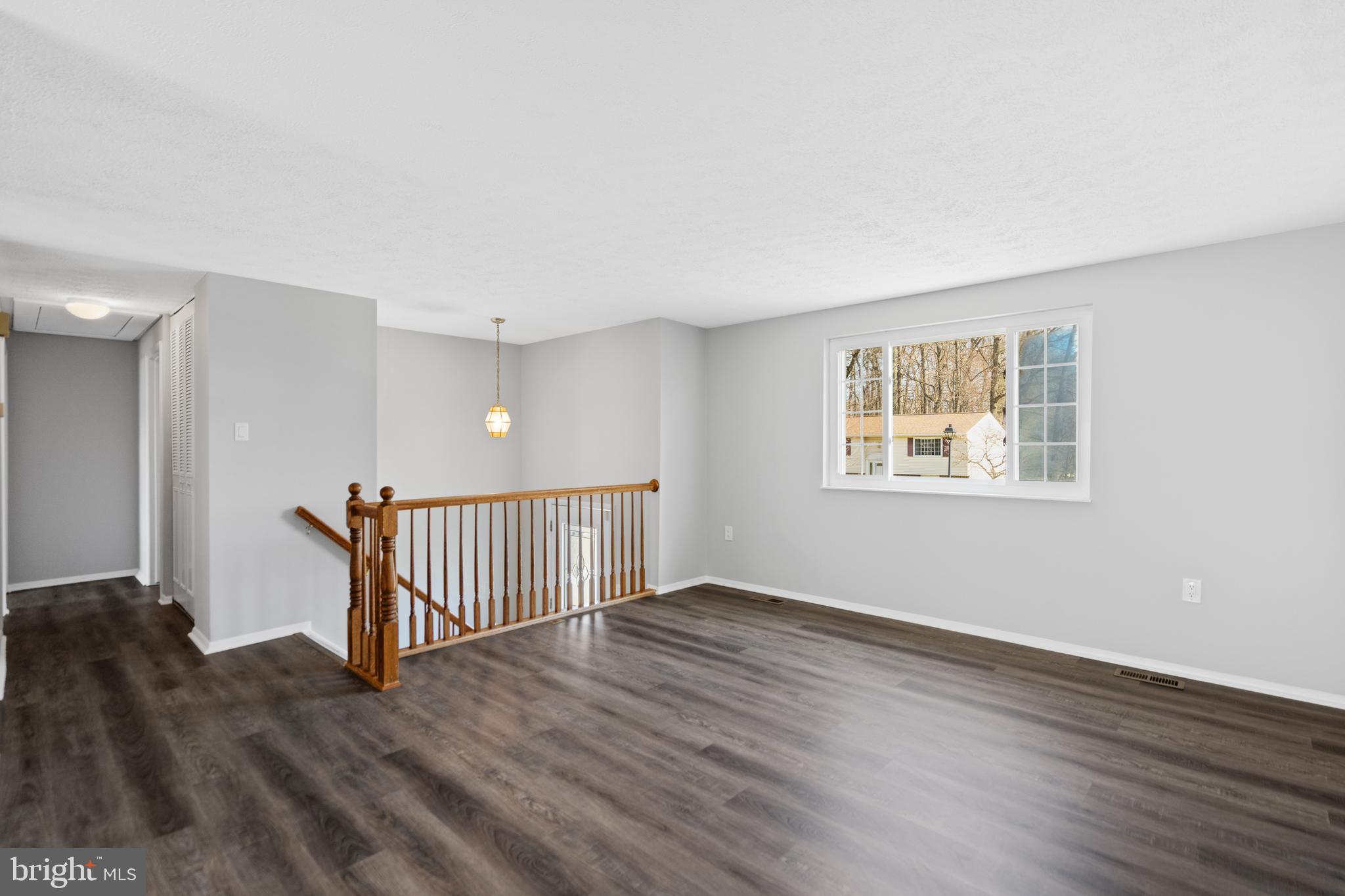 EDGELEA WOODS - Residential