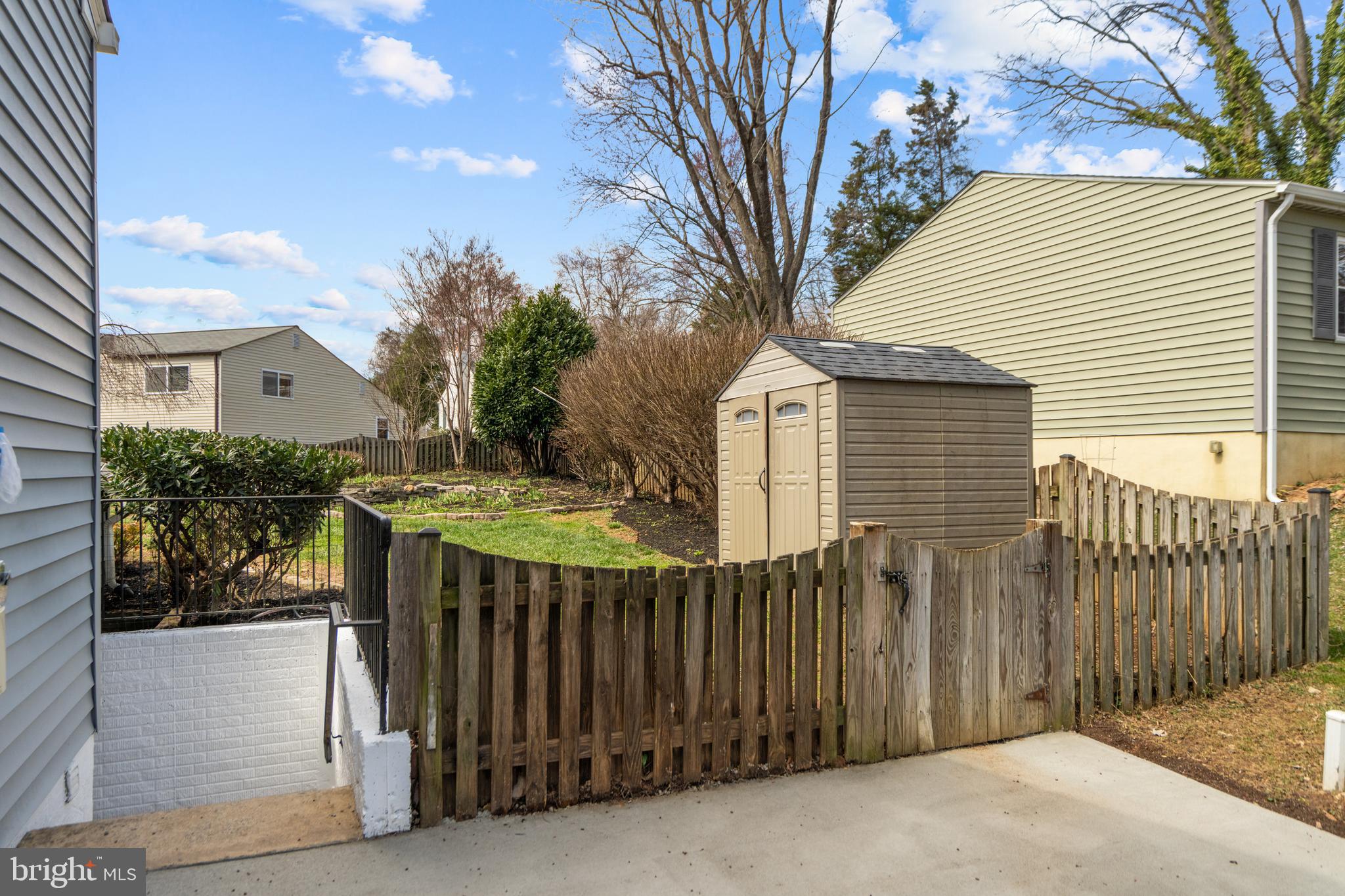 EDGELEA WOODS - Residential