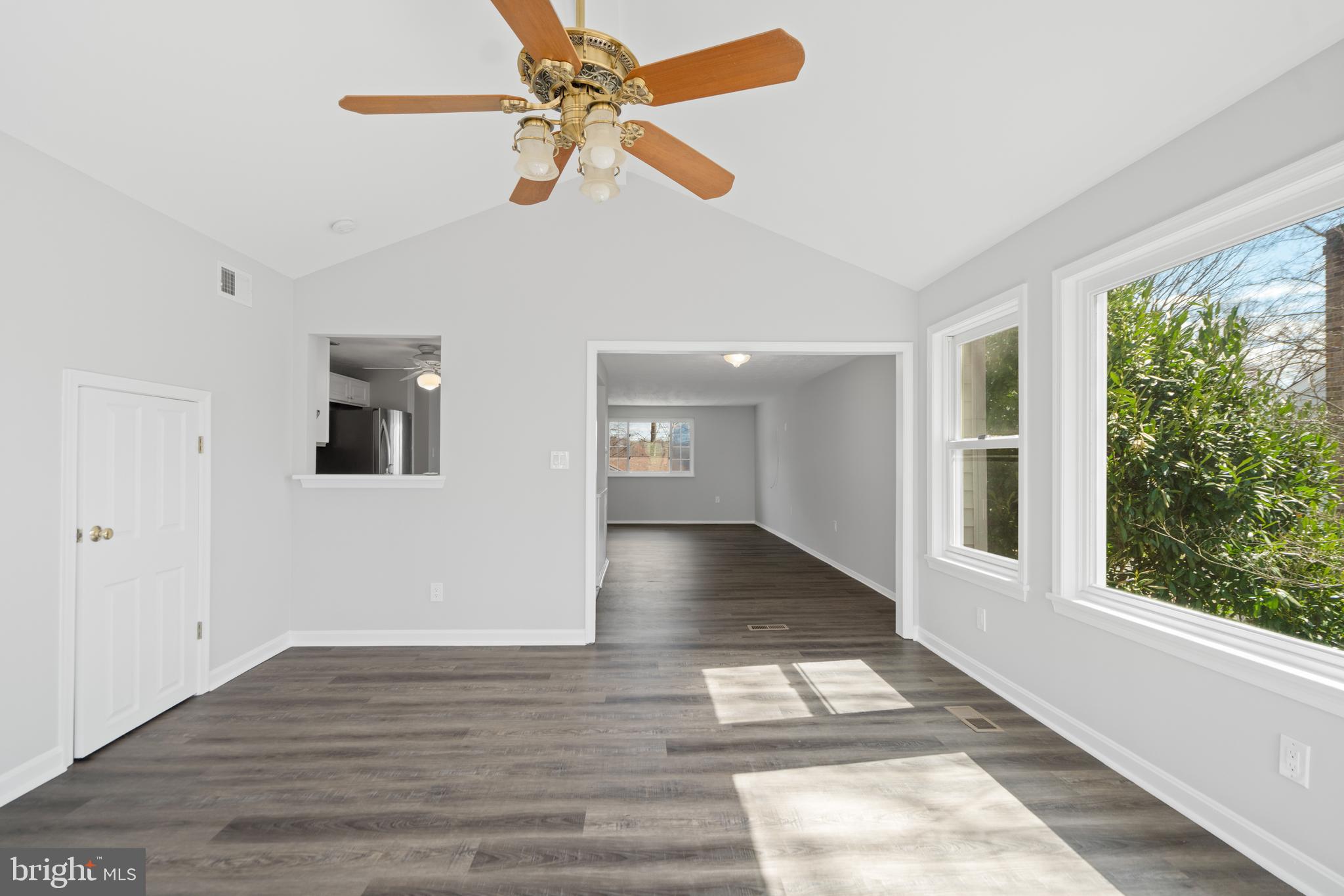 EDGELEA WOODS - Residential