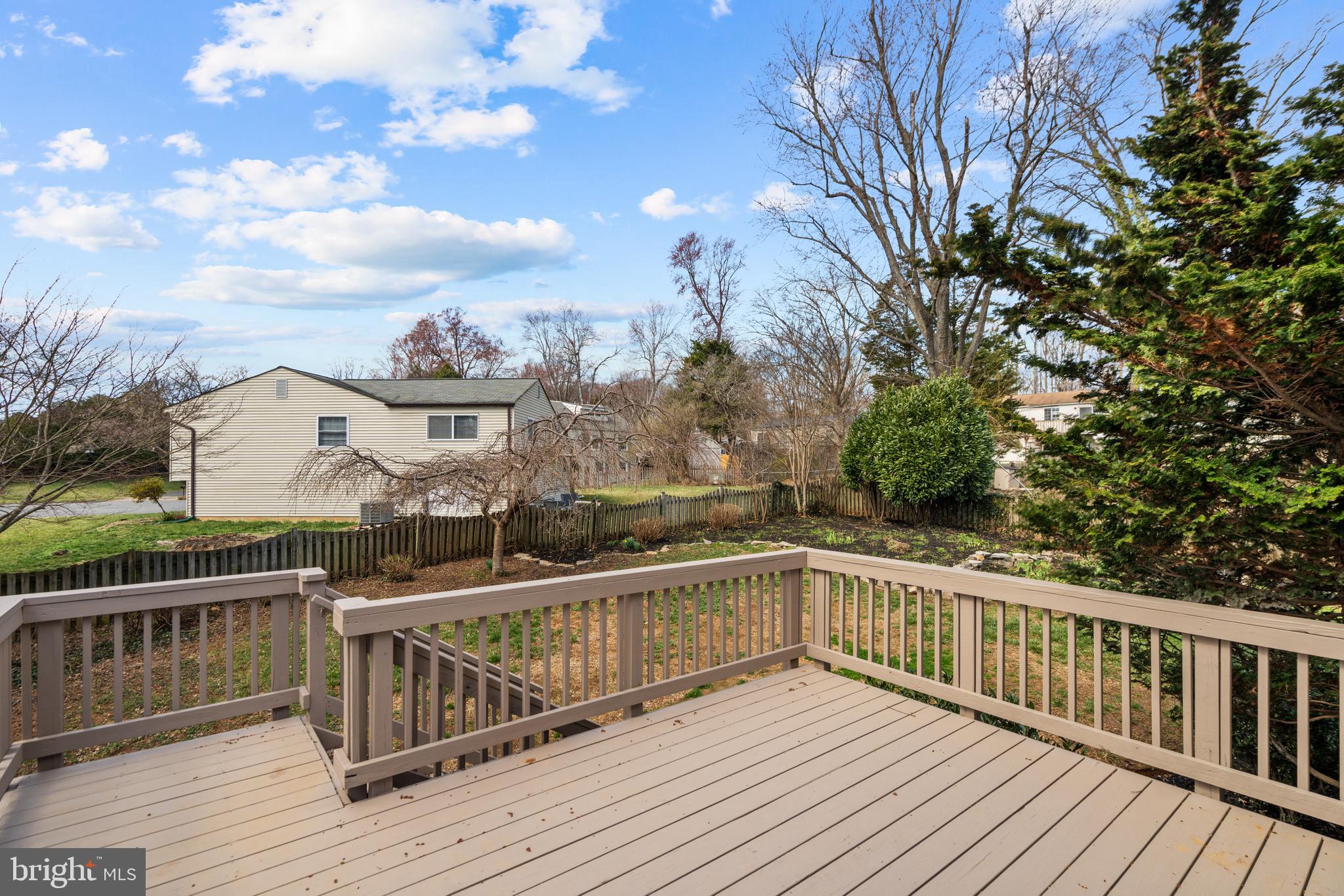 EDGELEA WOODS - Residential