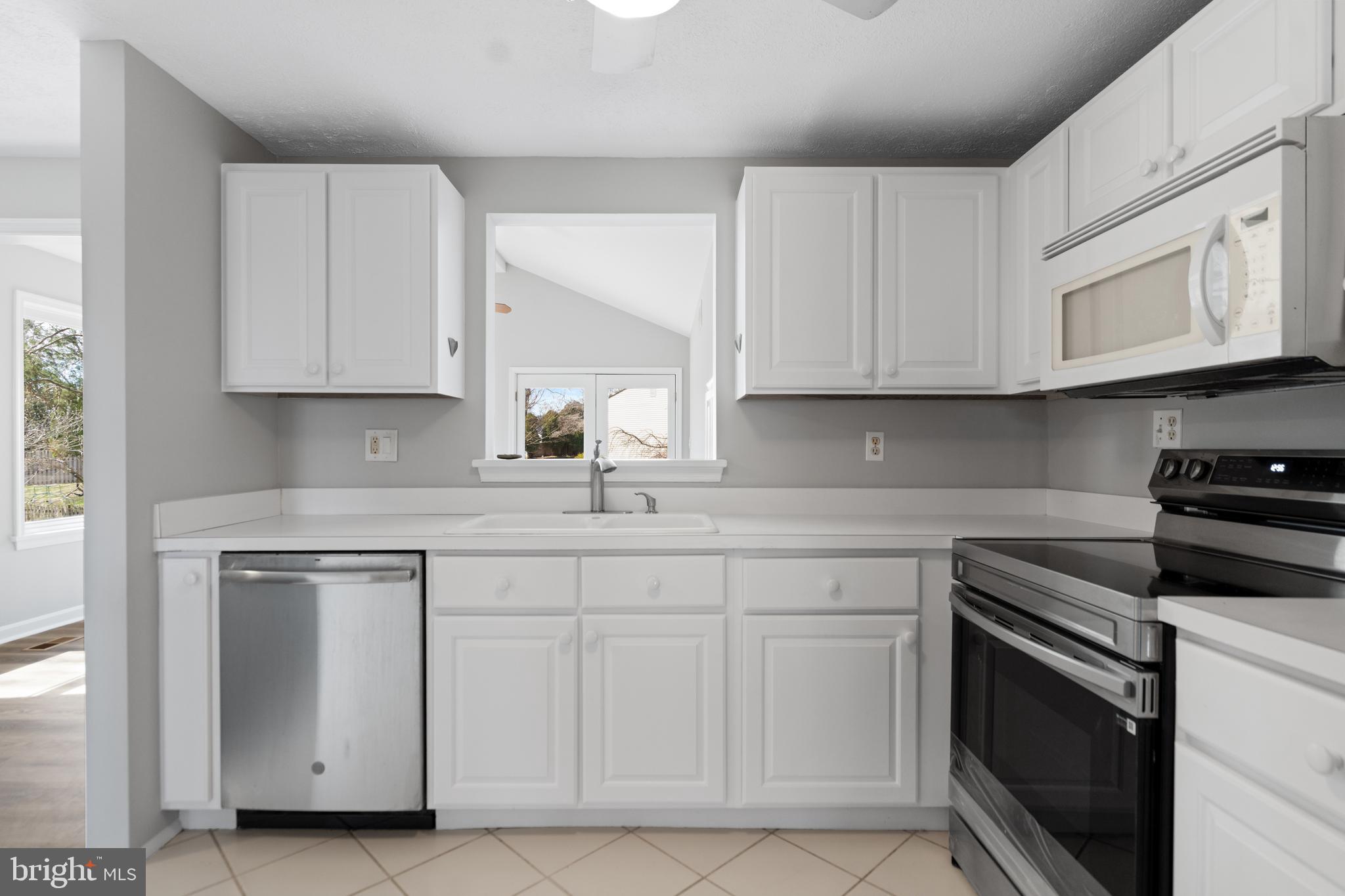 EDGELEA WOODS - Residential