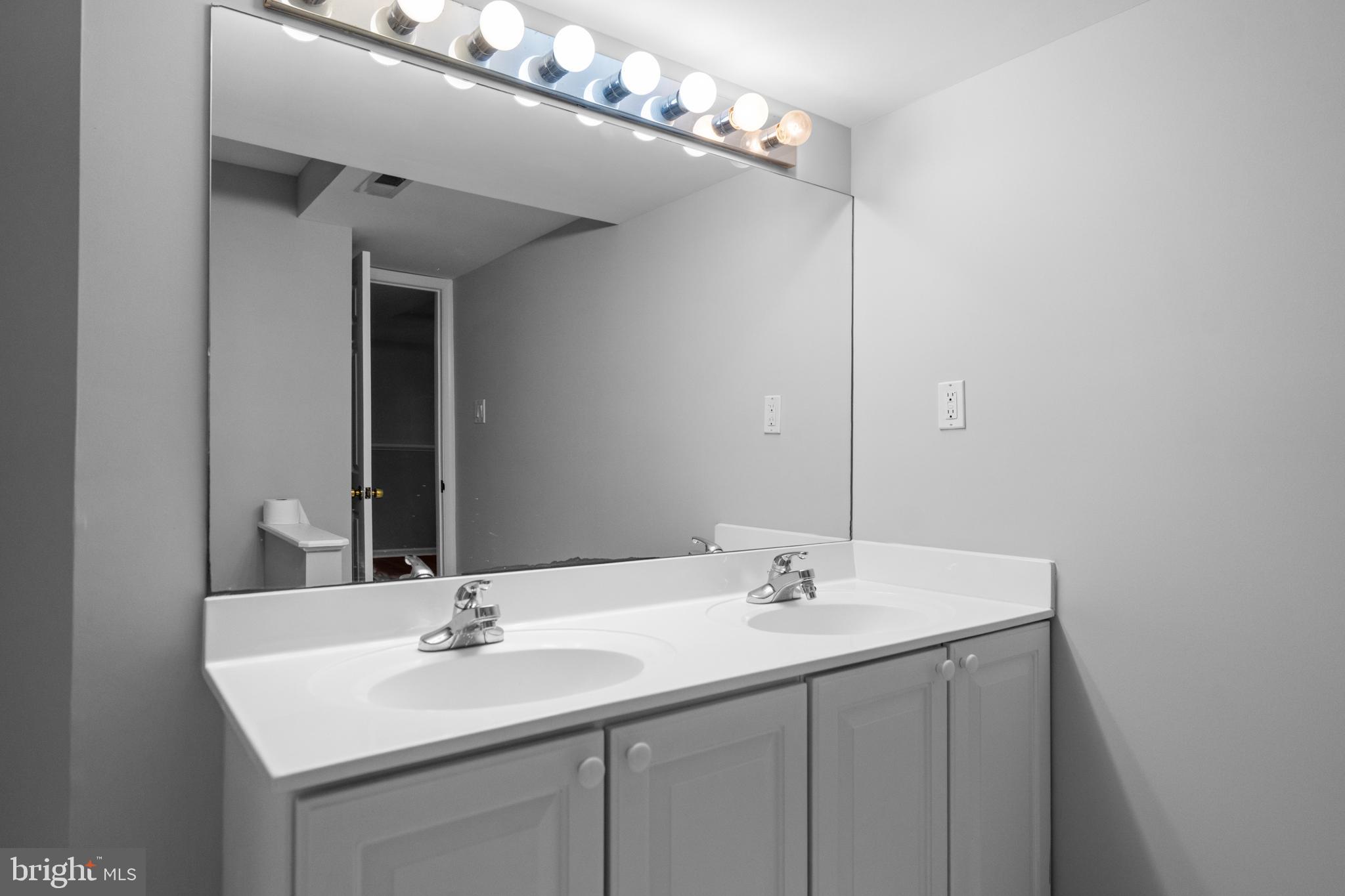 EDGELEA WOODS - Residential