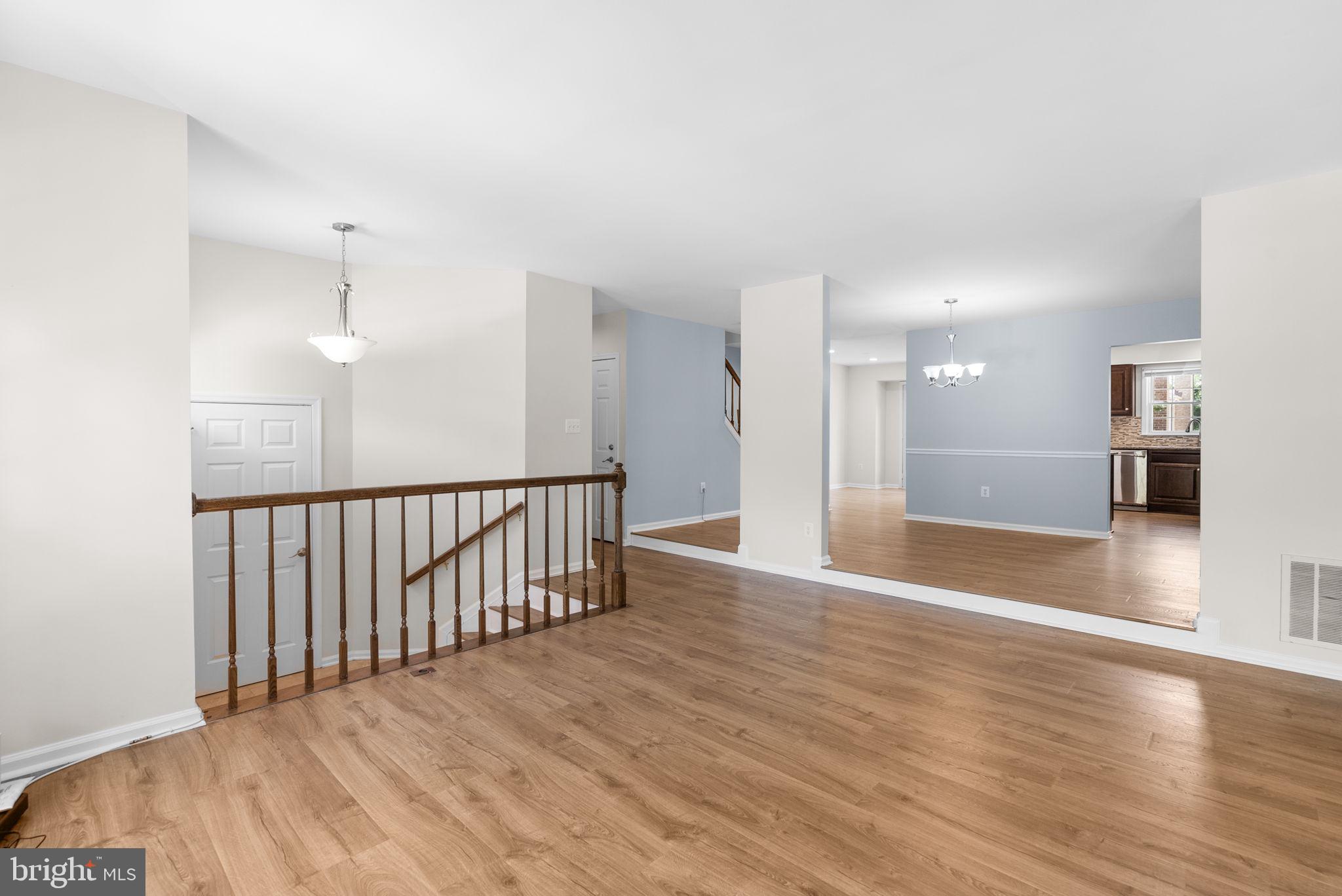 6 LOGANWOOD COURT