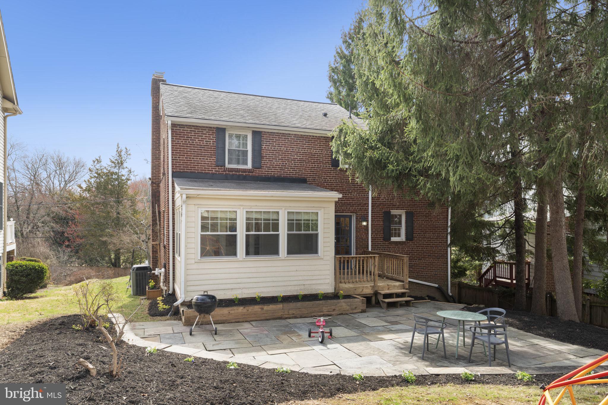NORTH HILLS - Residential