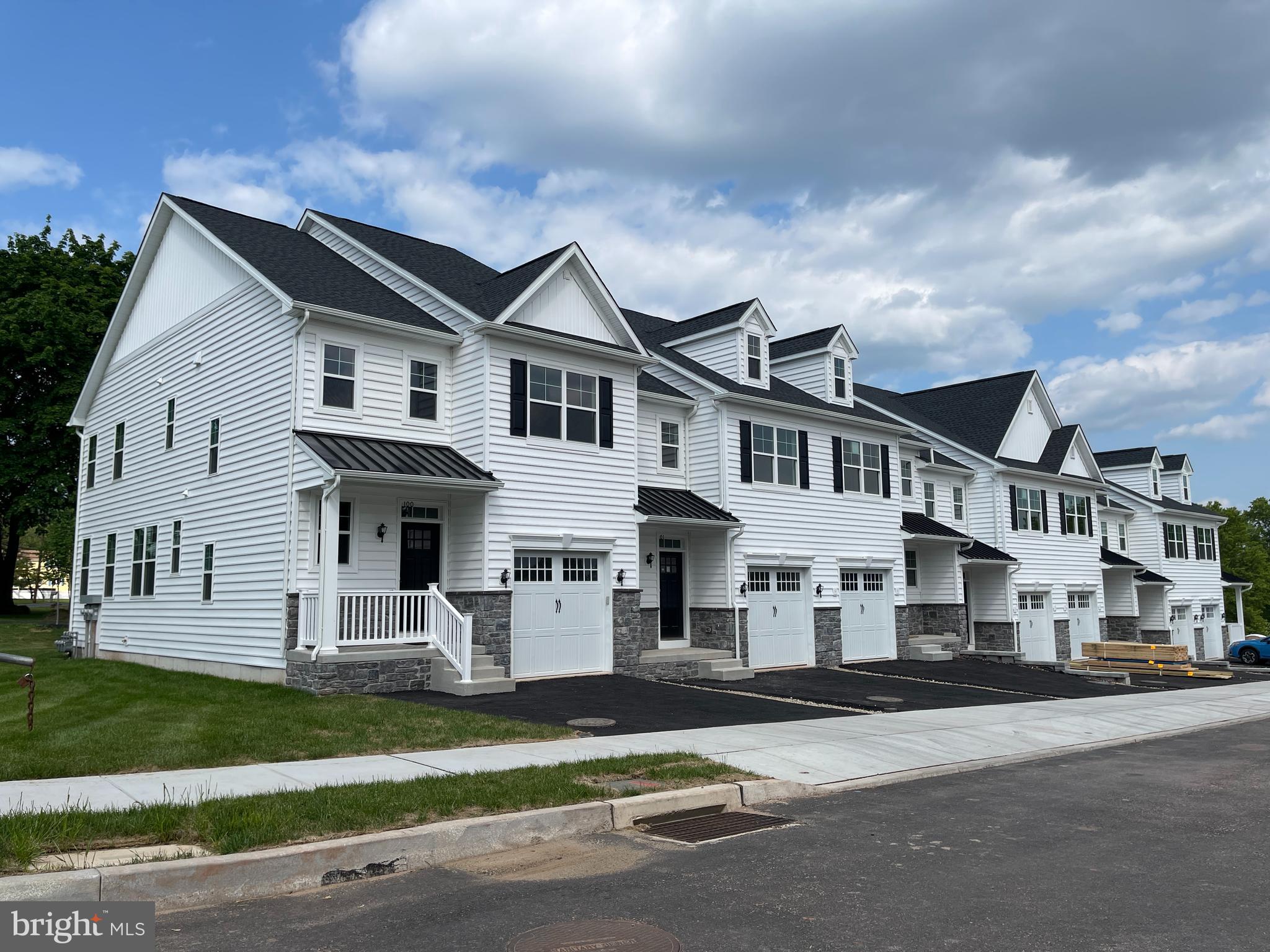 THE RESERVE AT OLD ARCH - Residential