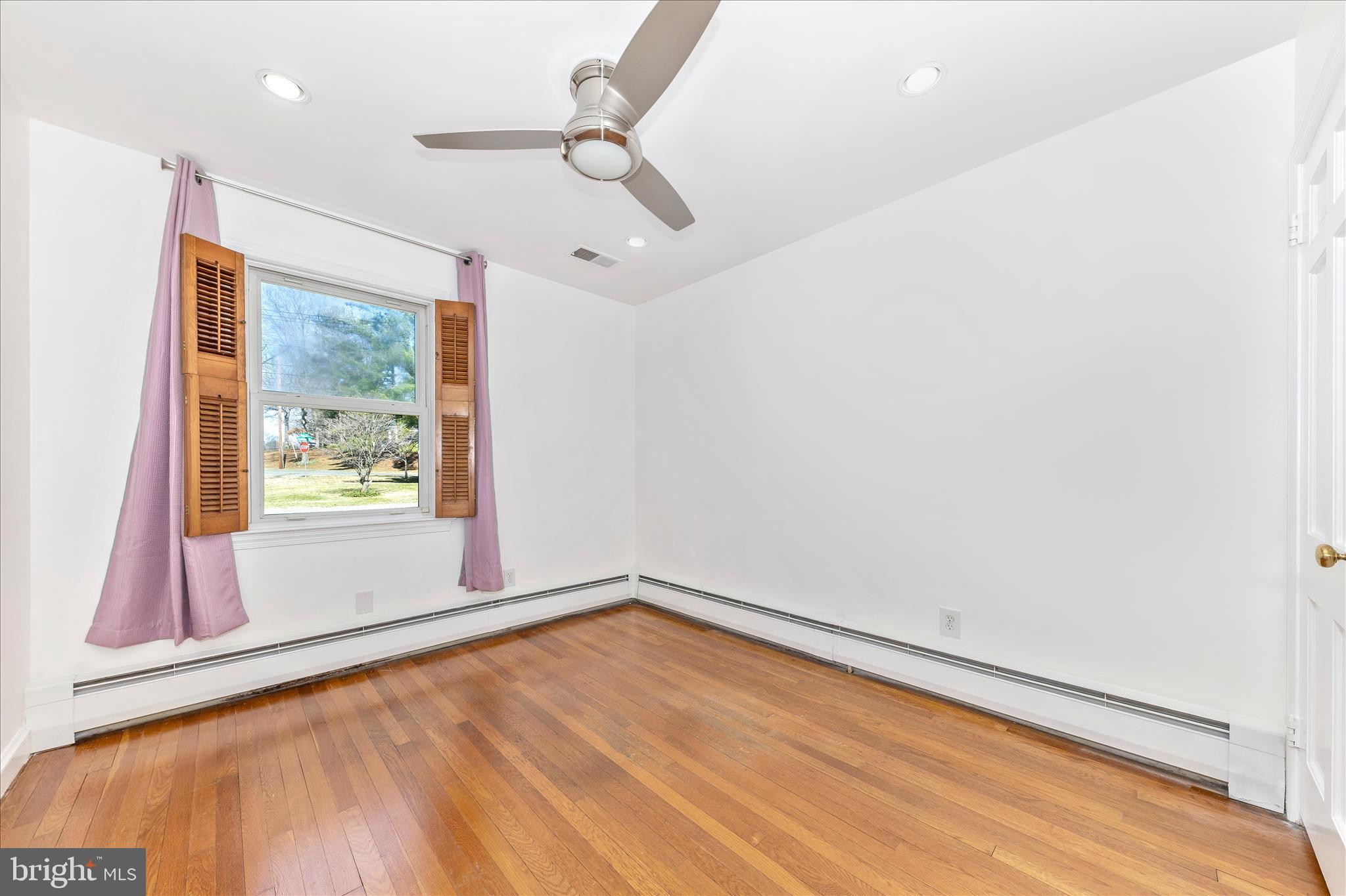 GLEN HILLS - Residential