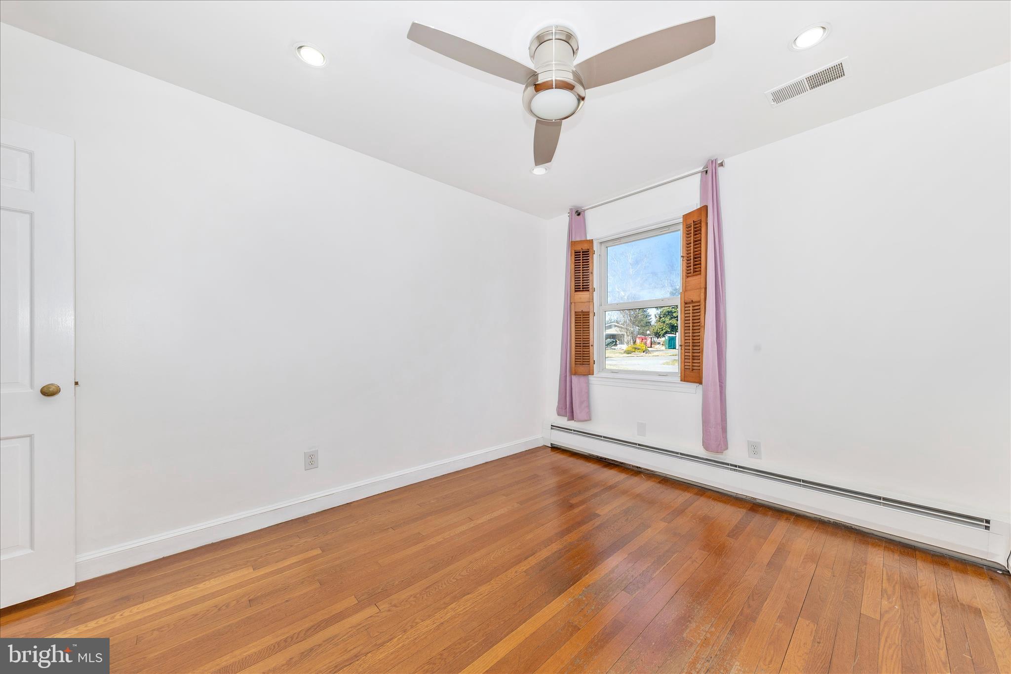 GLEN HILLS - Residential