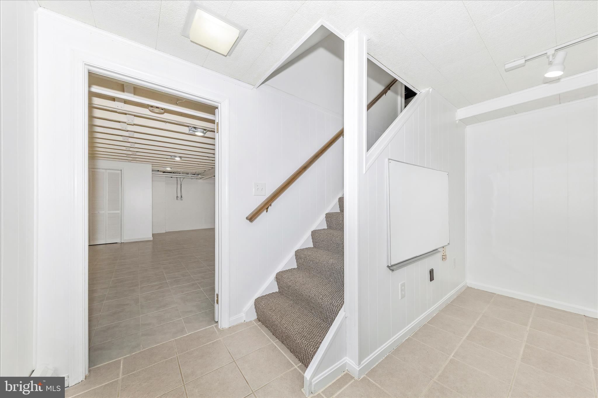 GLEN HILLS - Residential