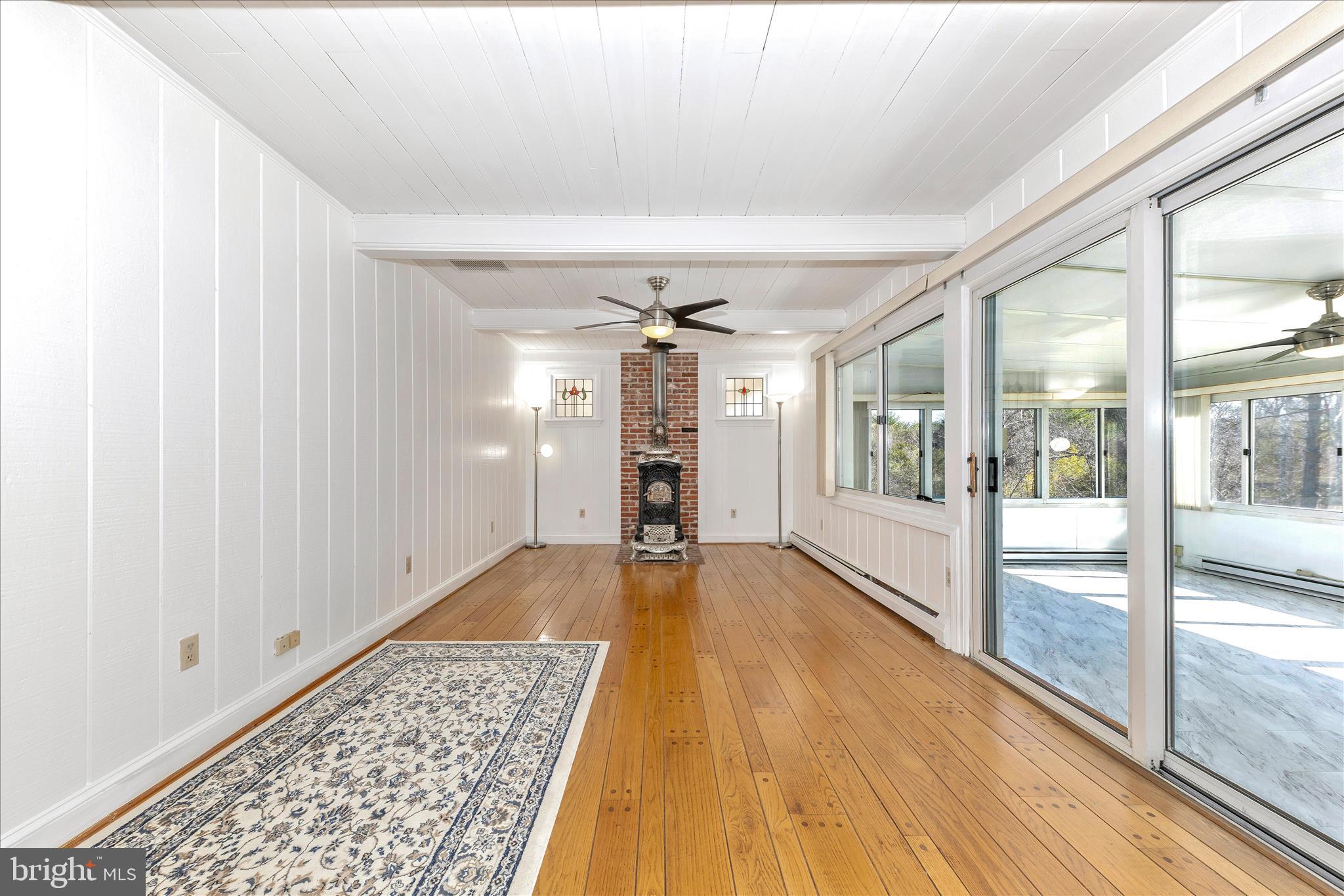 GLEN HILLS - Residential