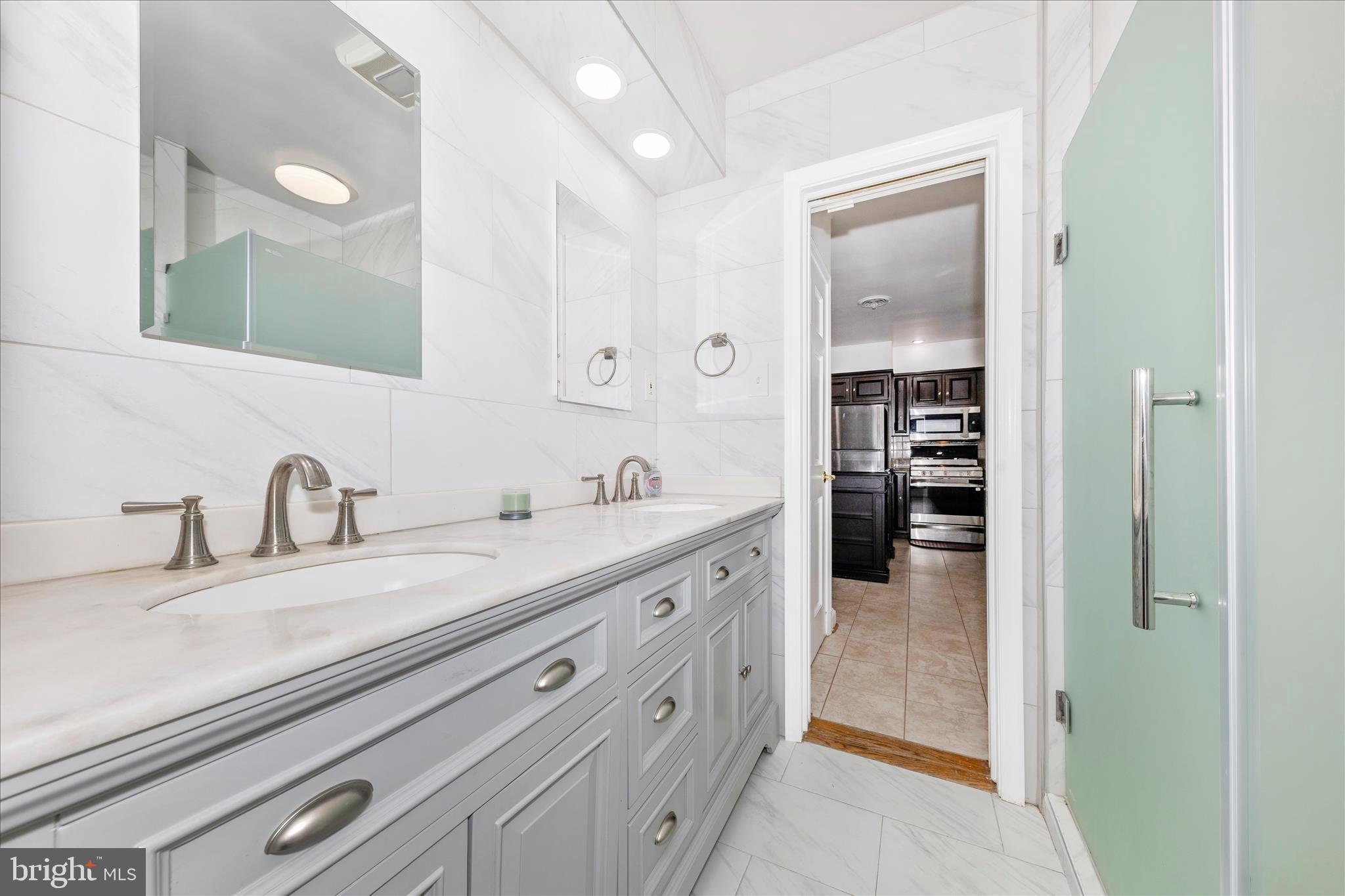GLEN HILLS - Residential