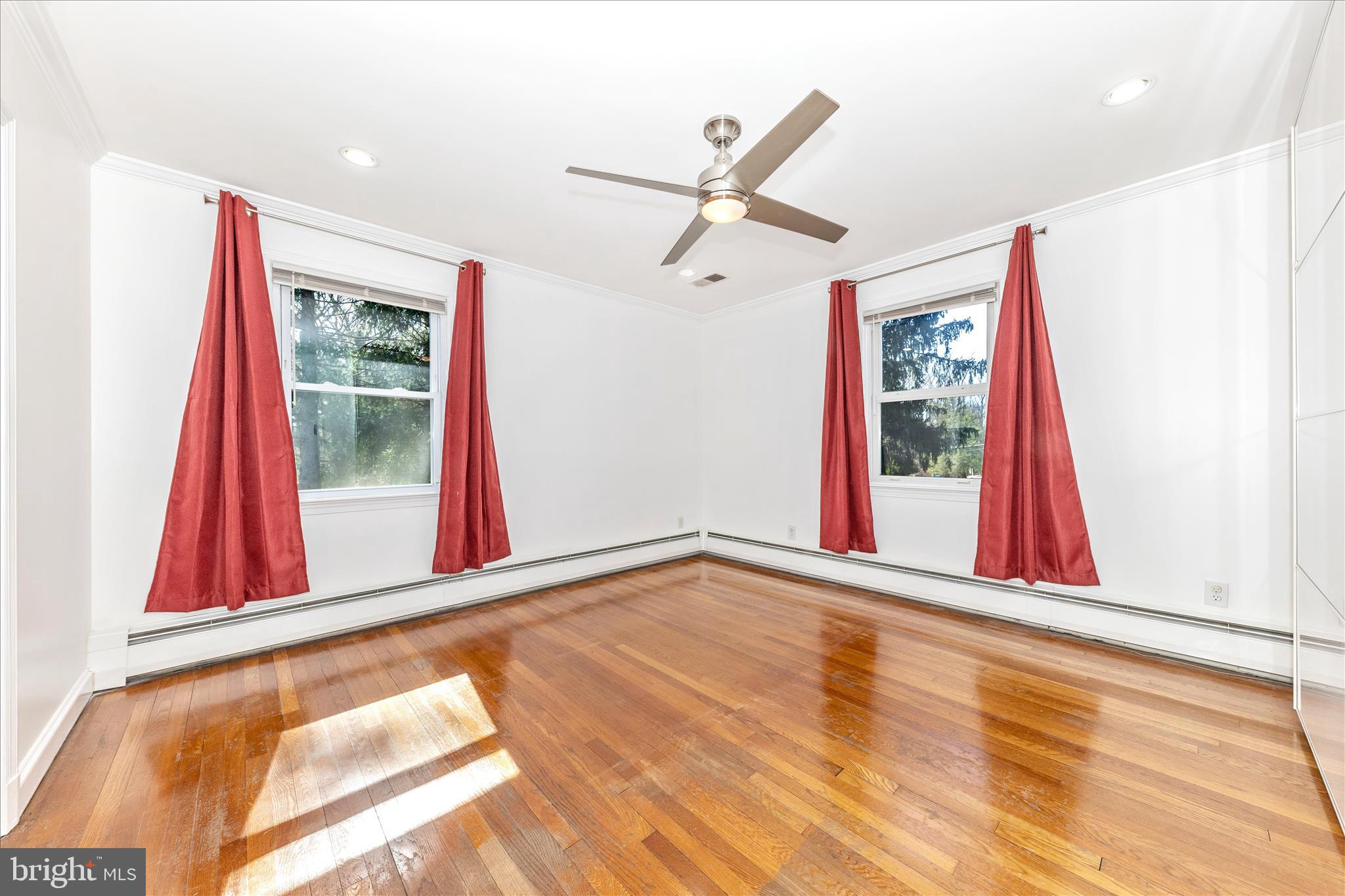 GLEN HILLS - Residential