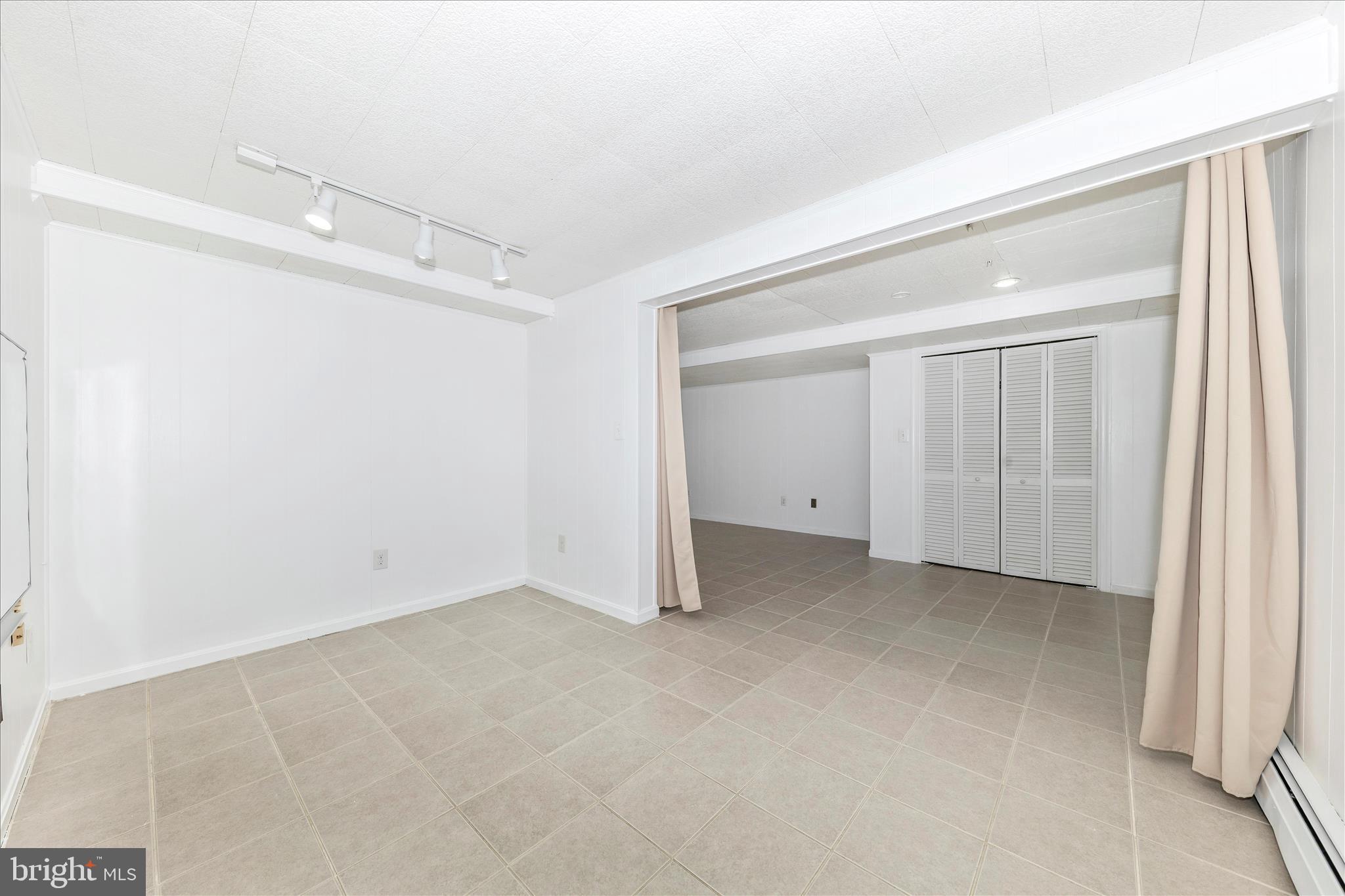 GLEN HILLS - Residential