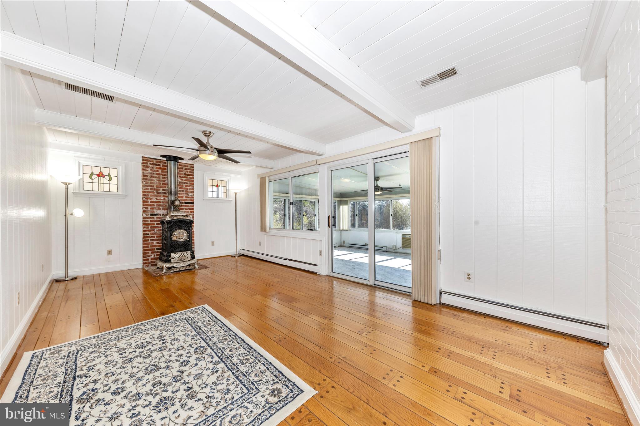 GLEN HILLS - Residential