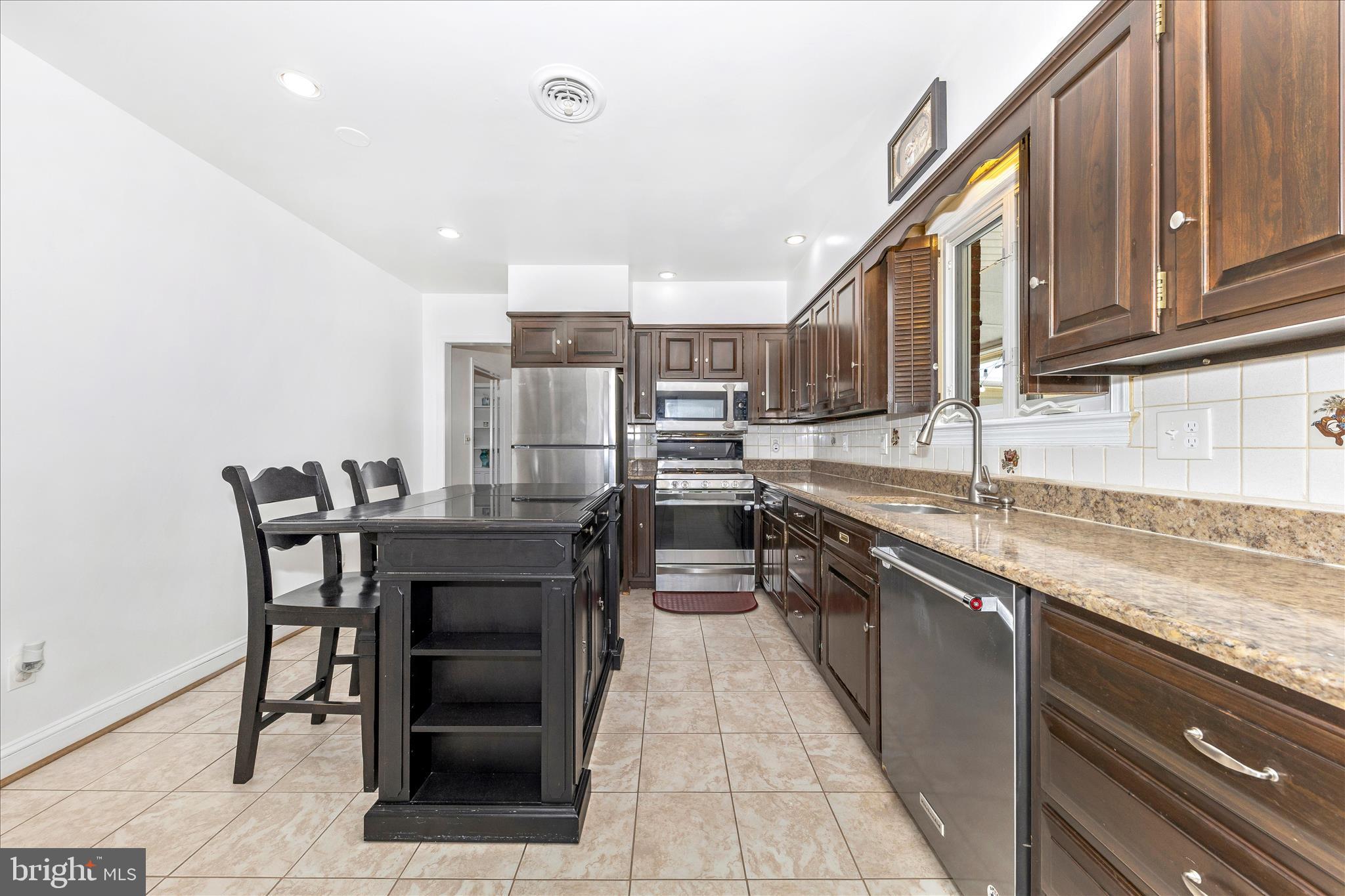 GLEN HILLS - Residential