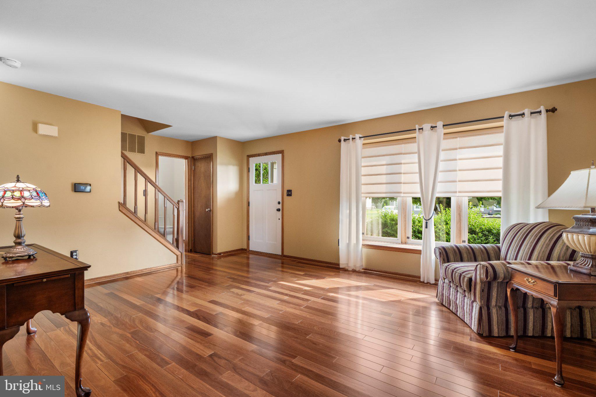 8 WILLIAMSBURG COURT