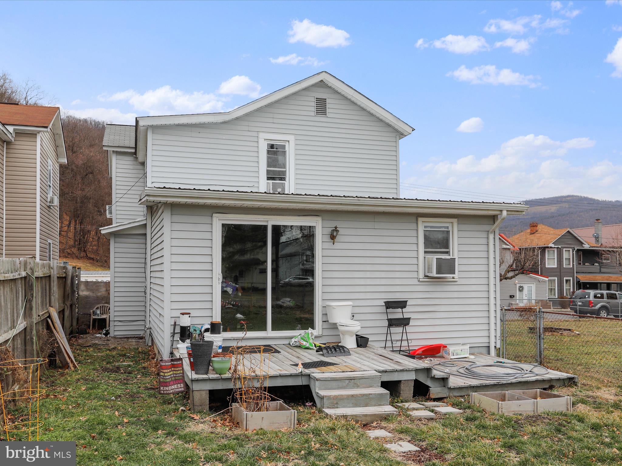 WEST END - Residential