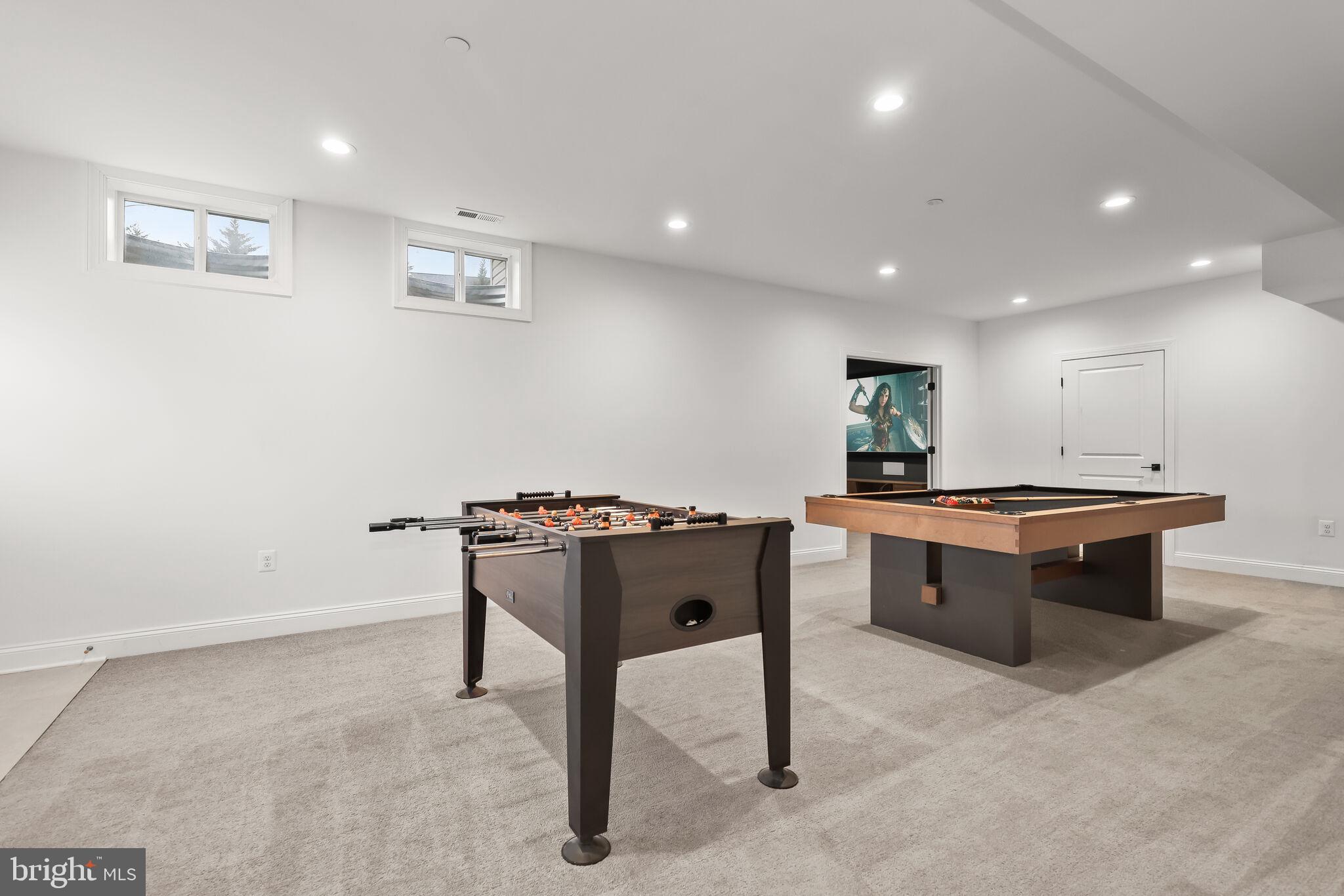 WATERS EDGE - Residential