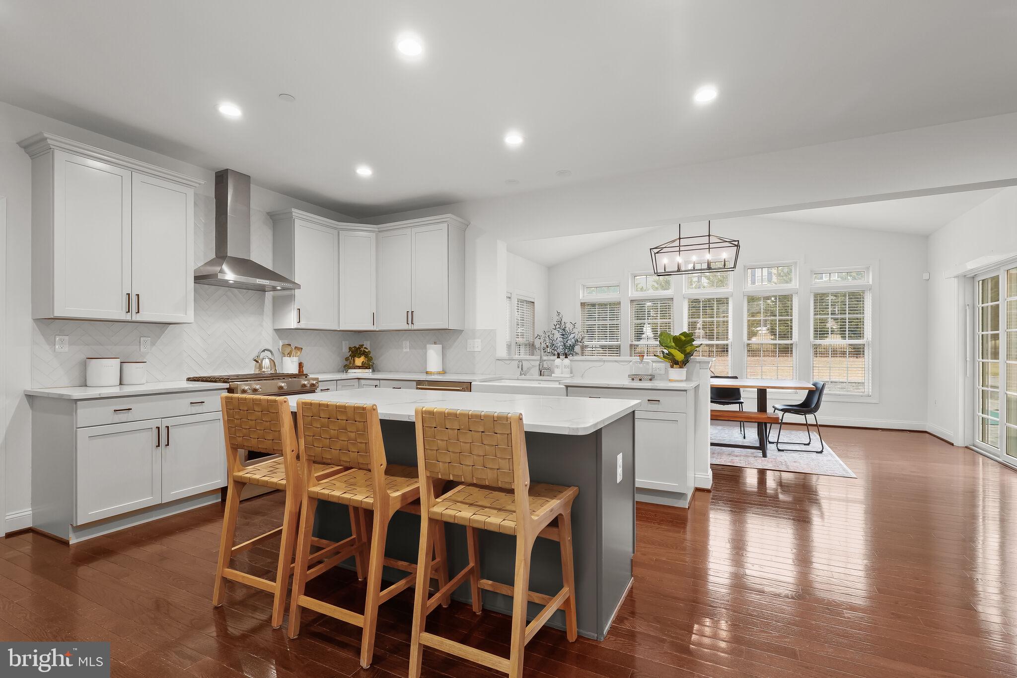 WATERS EDGE - Residential