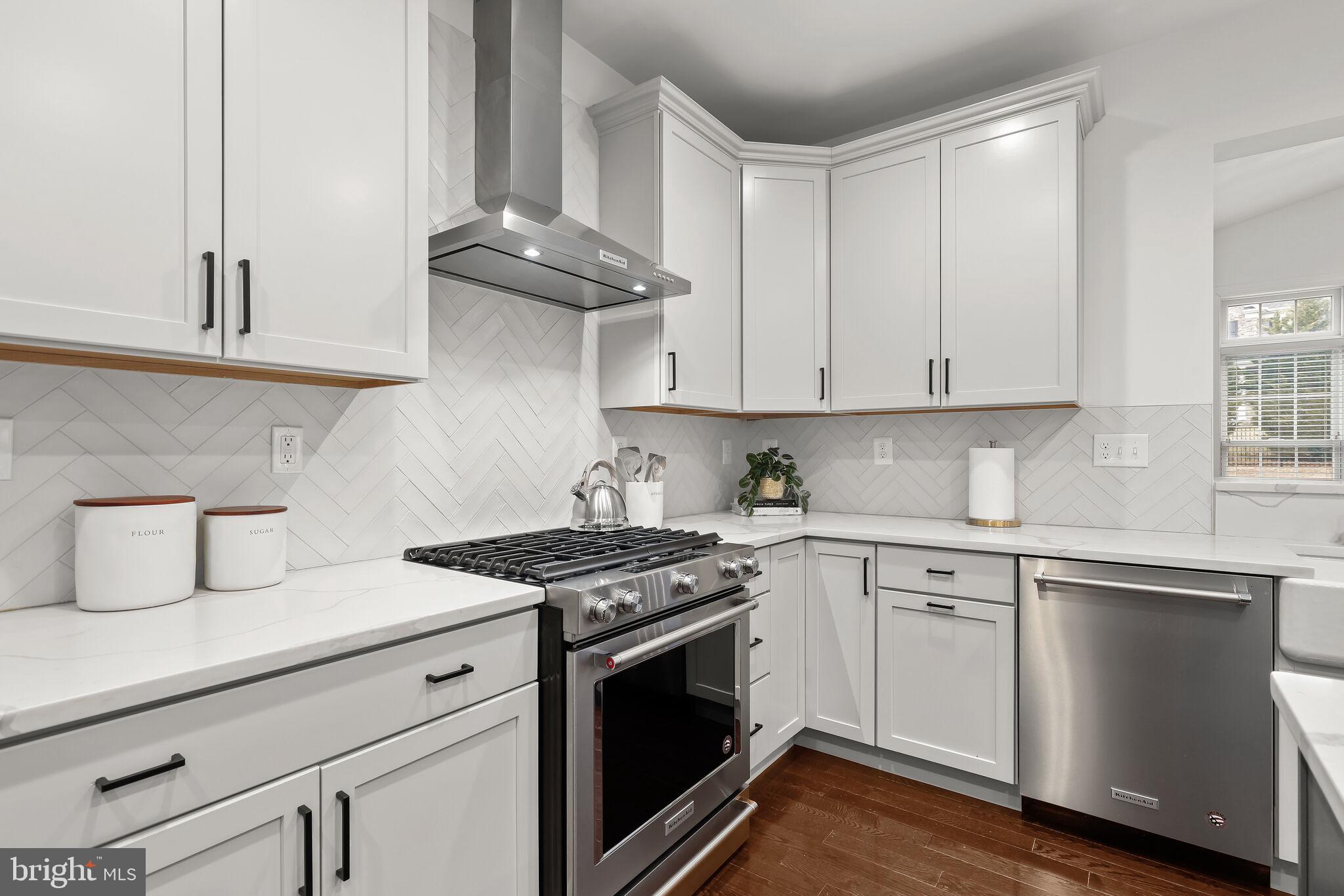 WATERS EDGE - Residential