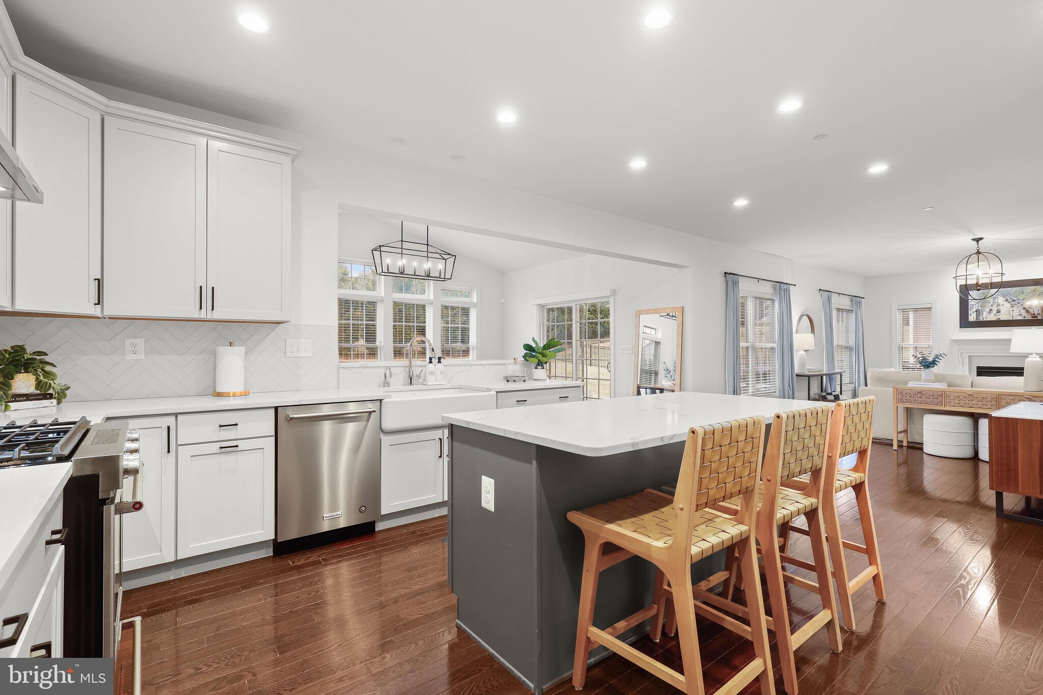 WATERS EDGE - Residential