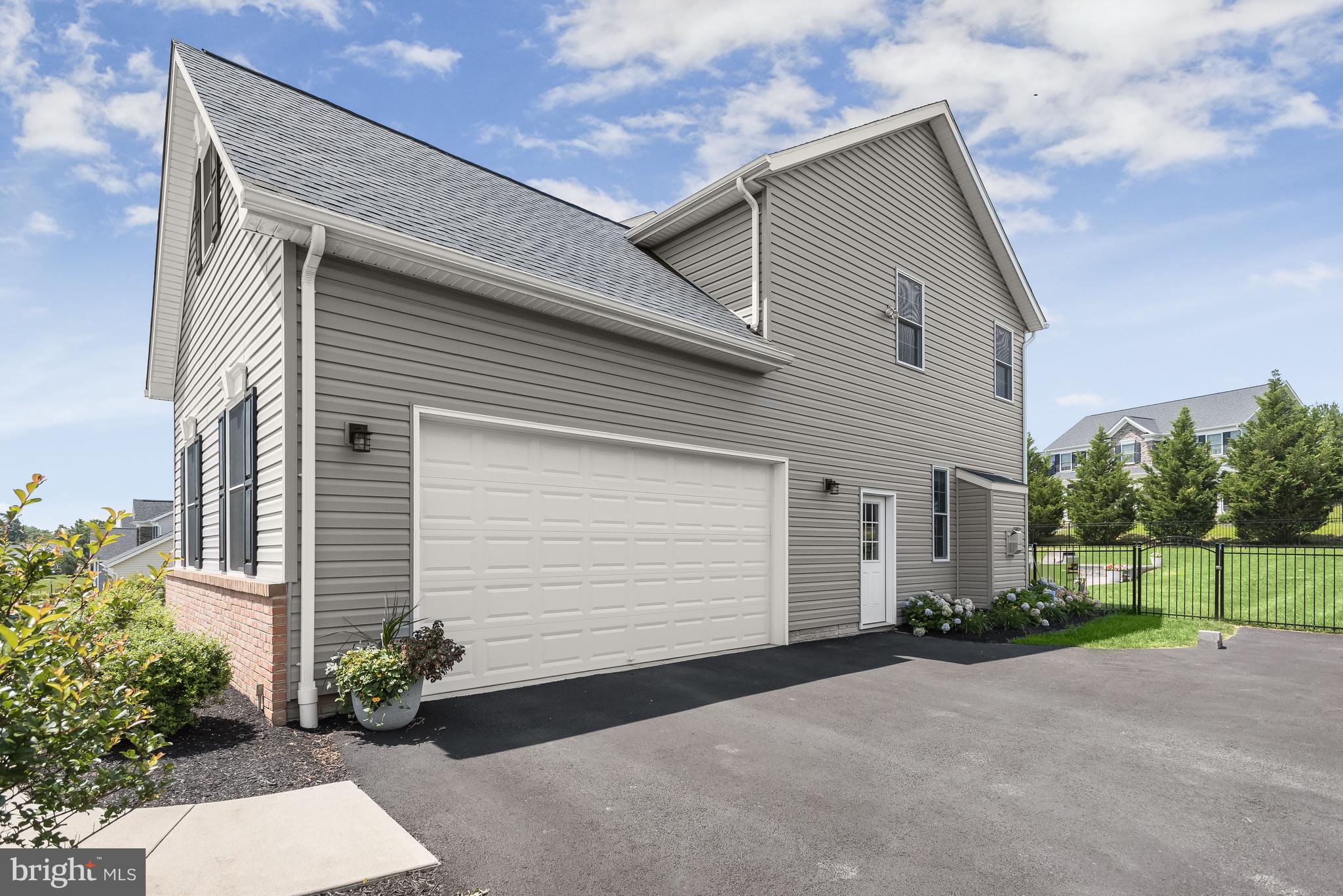 WATERS EDGE - Residential