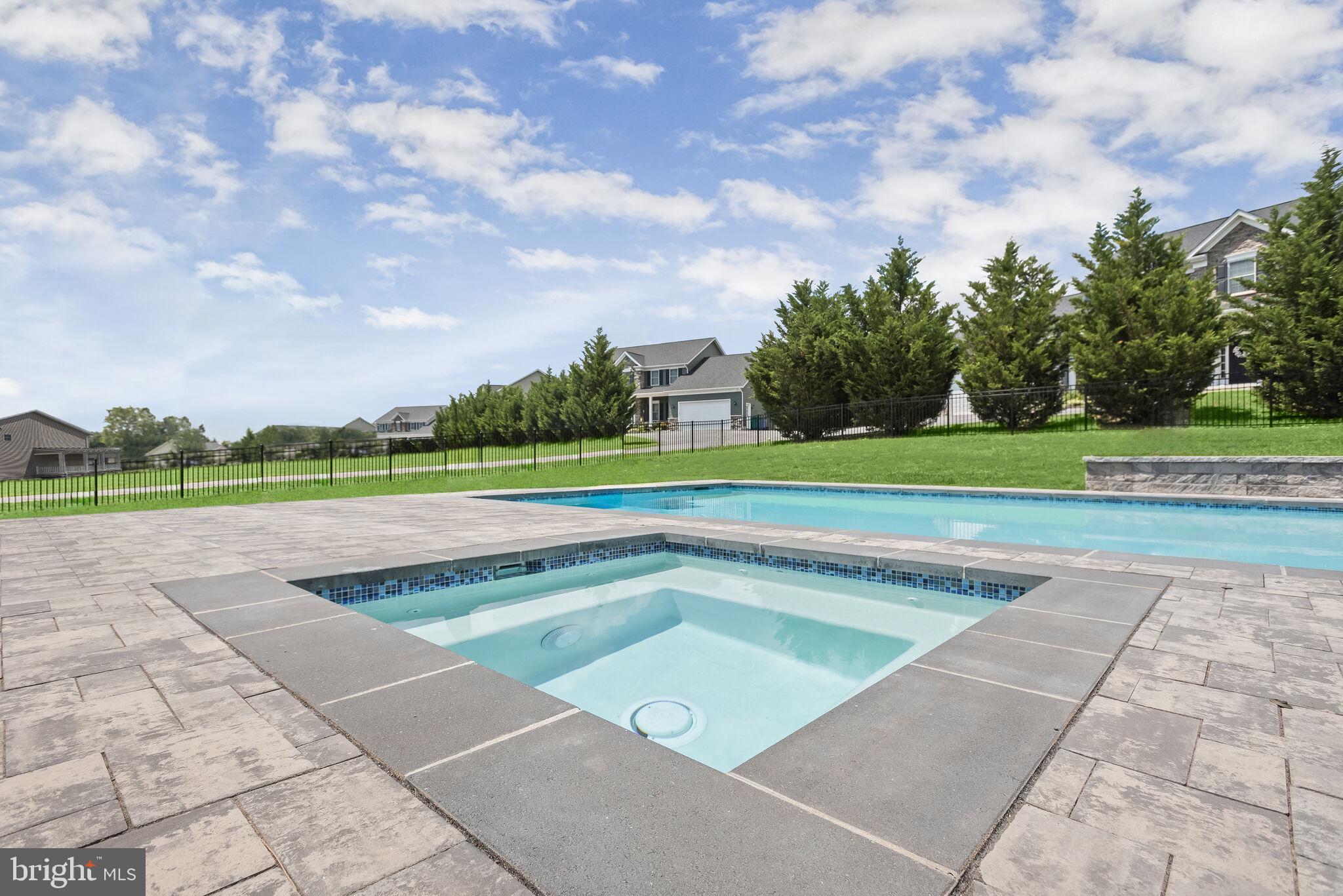 WATERS EDGE - Residential