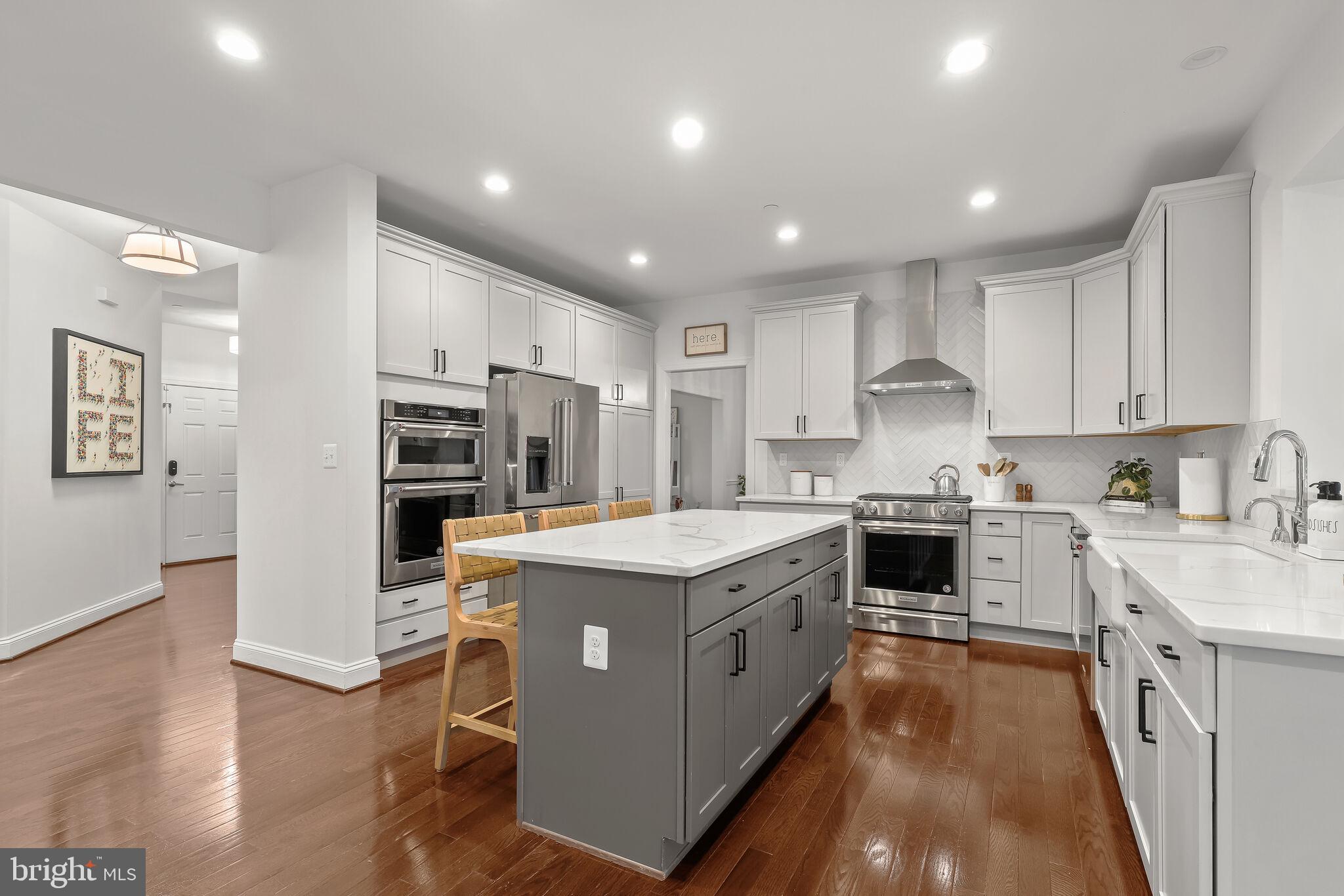 WATERS EDGE - Residential