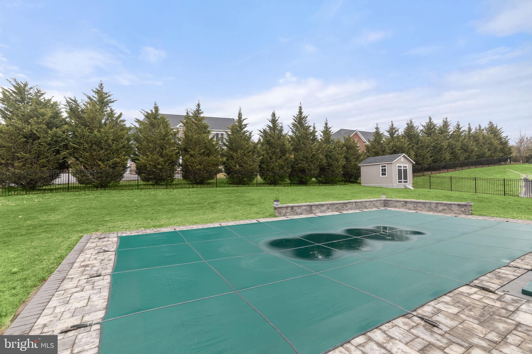 WATERS EDGE - Residential