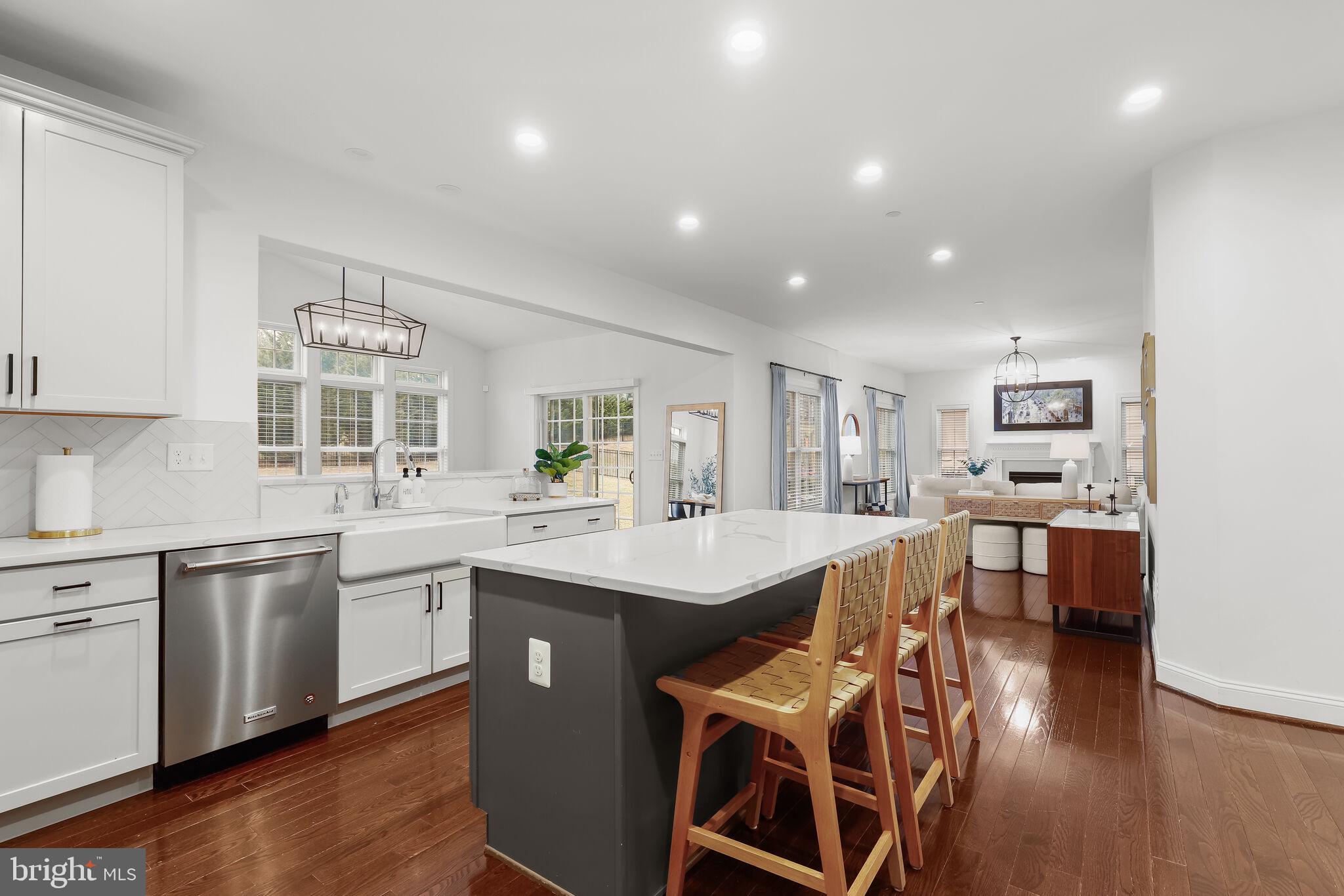 WATERS EDGE - Residential