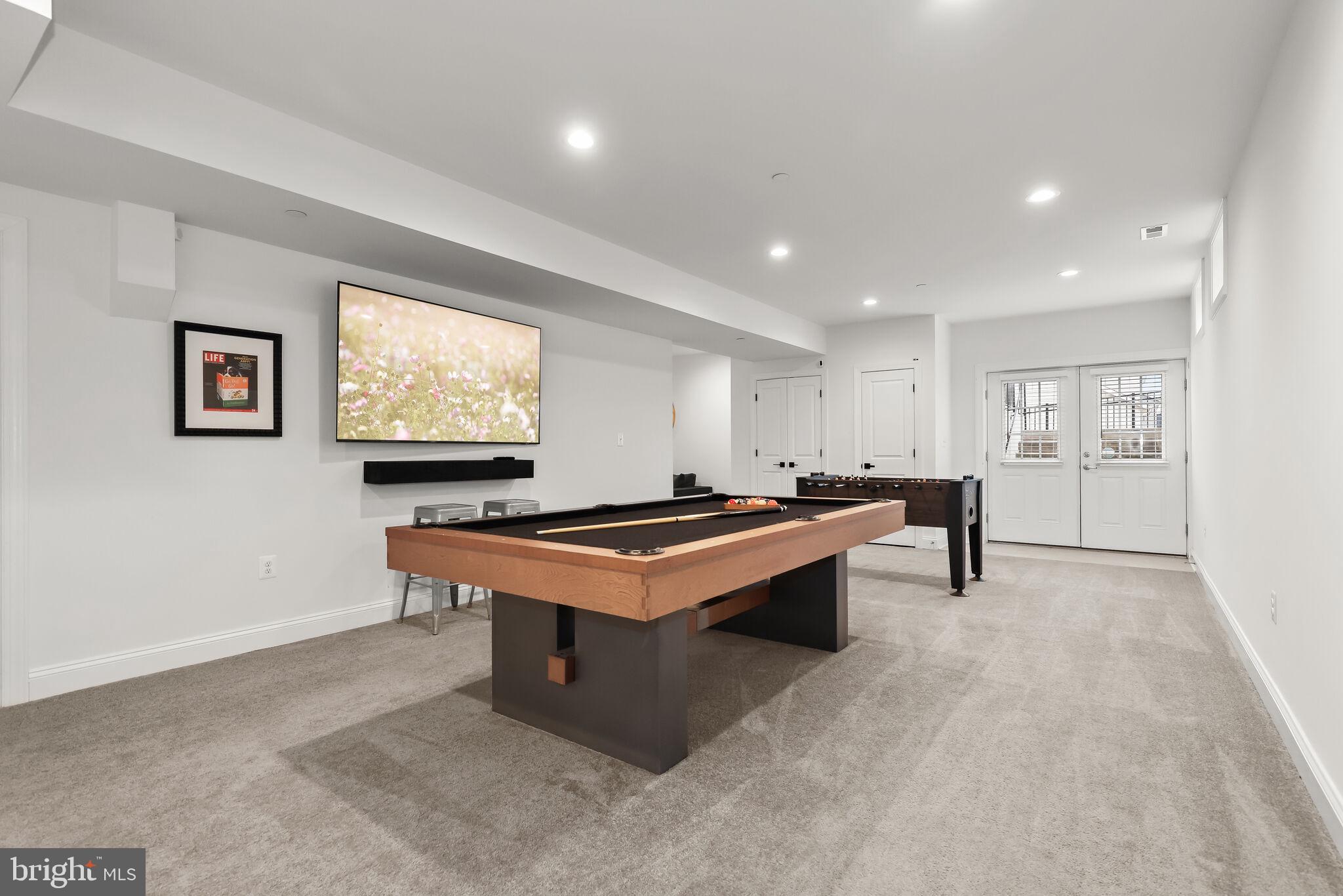 WATERS EDGE - Residential