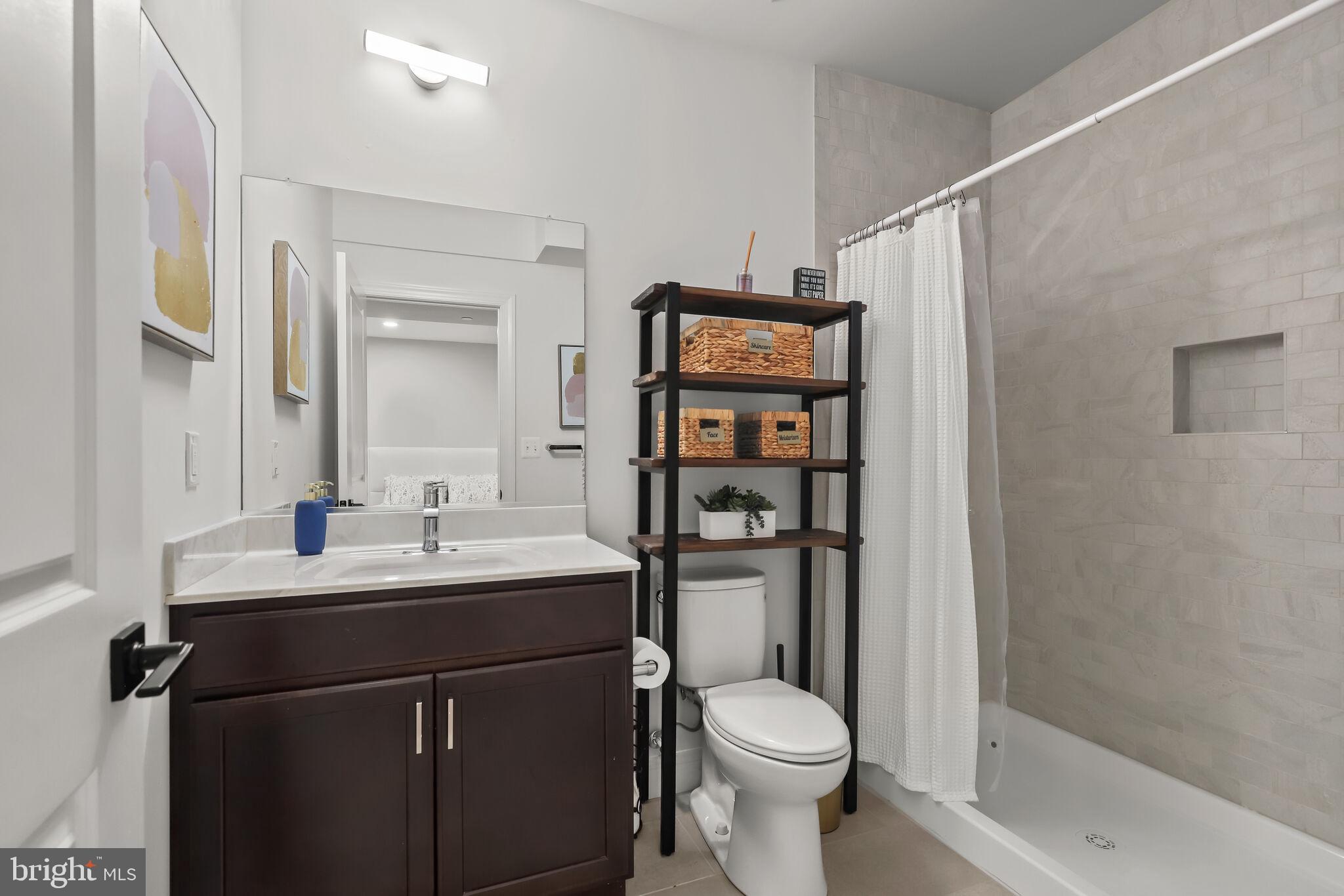 WATERS EDGE - Residential