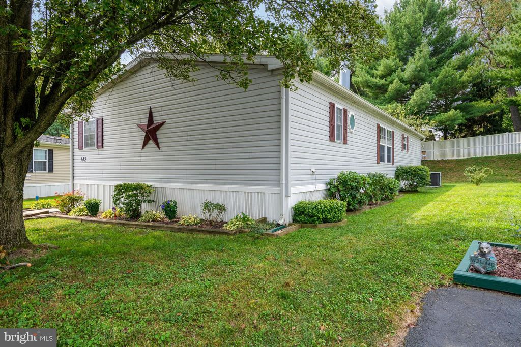 Photo of 142 GREENBRIAR CIR, LANCASTER, PA 17603 (MLS # PALA2039742)