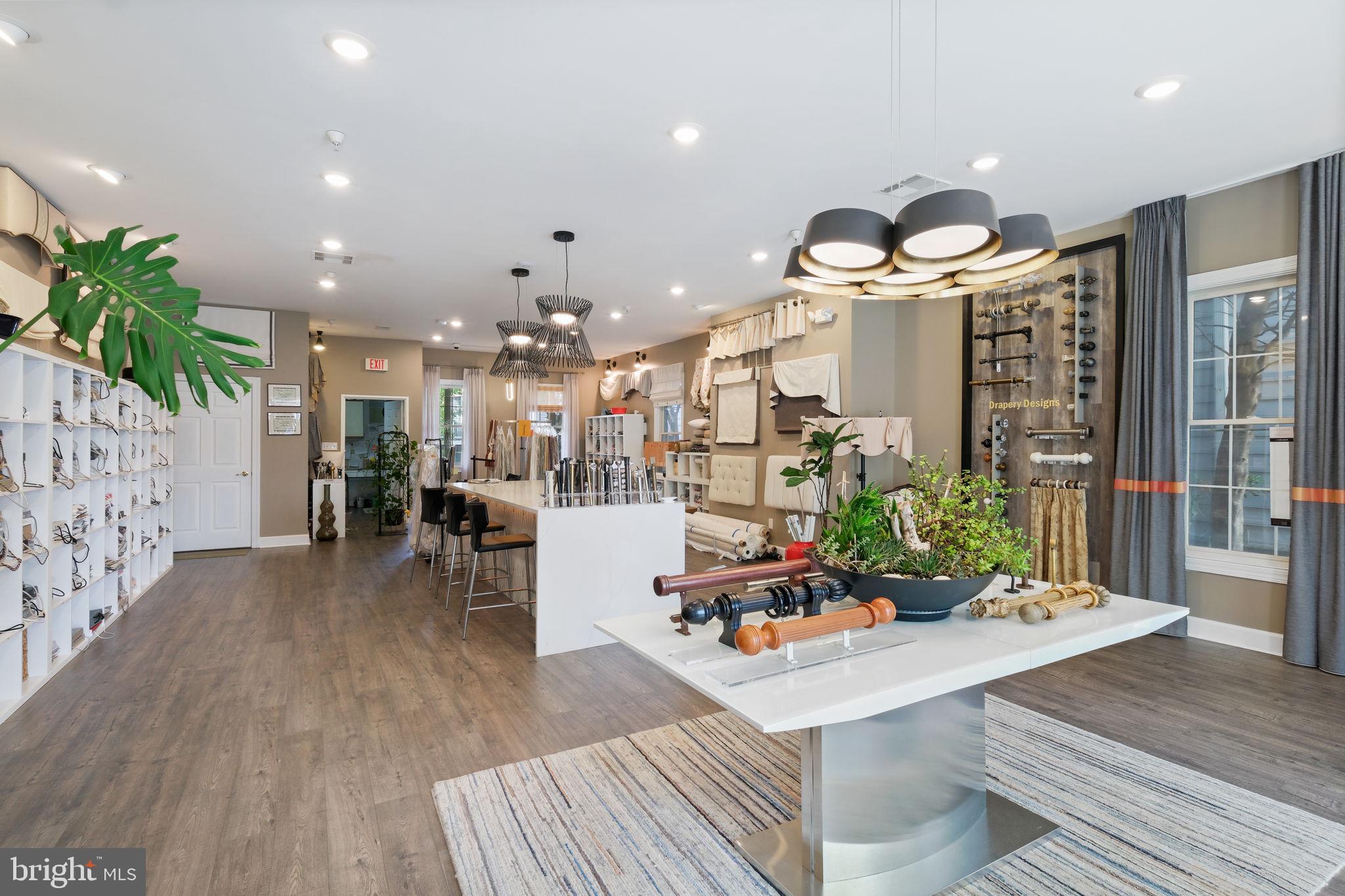 KENTLANDS MIDTOWN - Residential