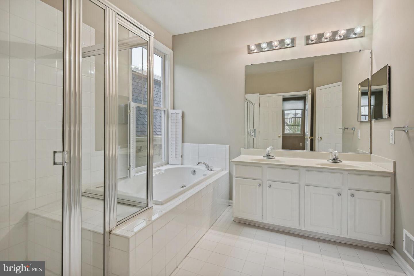 KENTLANDS MIDTOWN - Residential