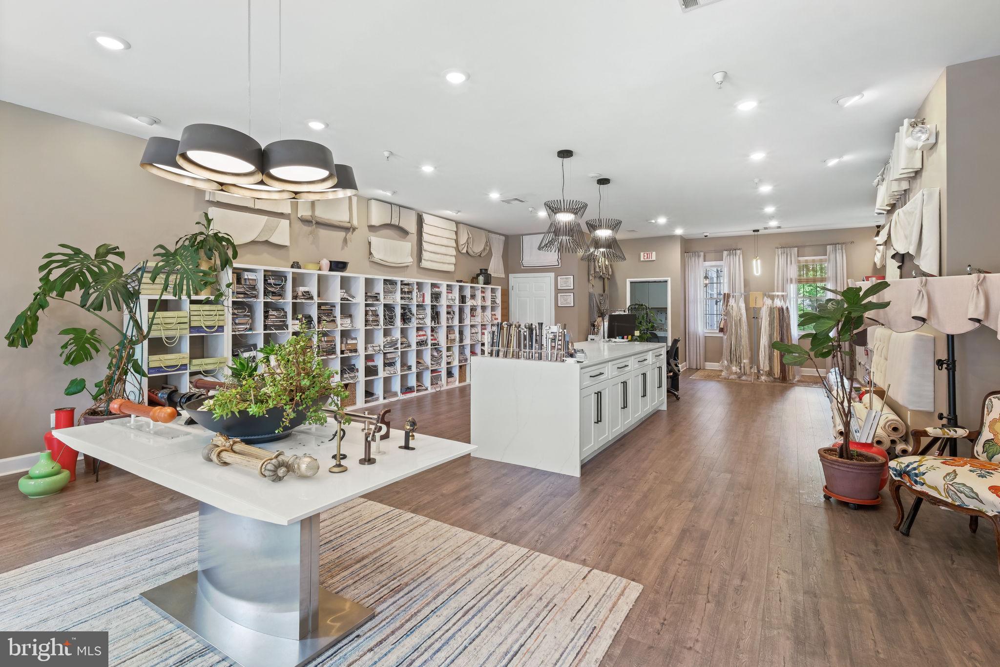 KENTLANDS MIDTOWN - Residential