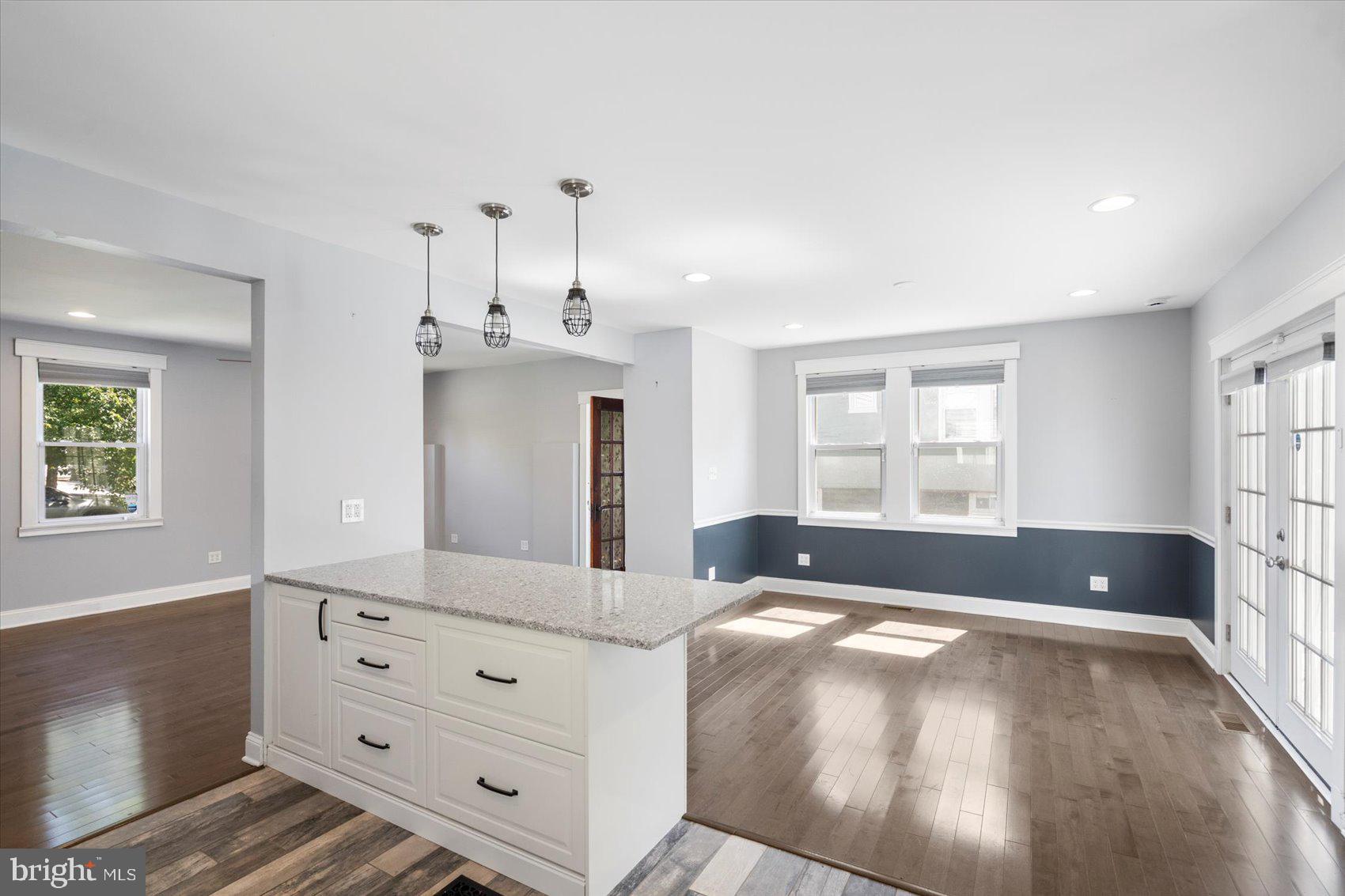 BEVERLY HILLS - Residential