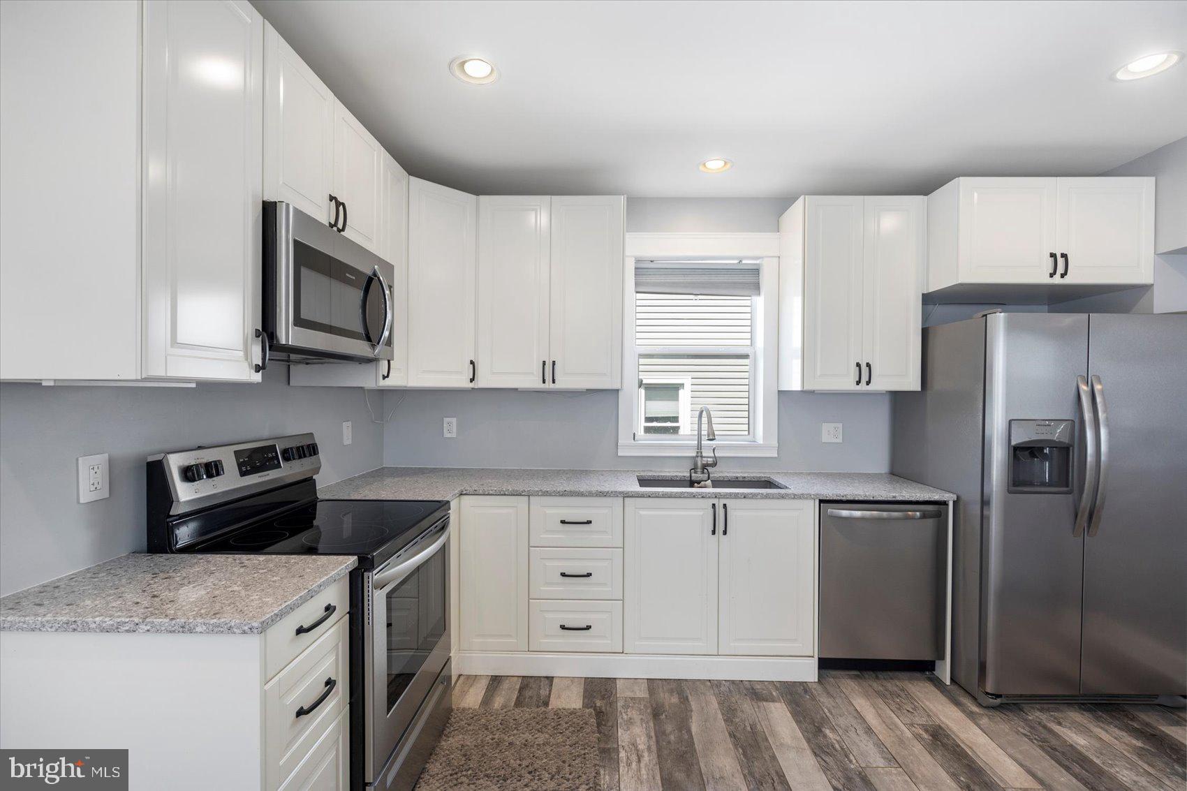 BEVERLY HILLS - Residential