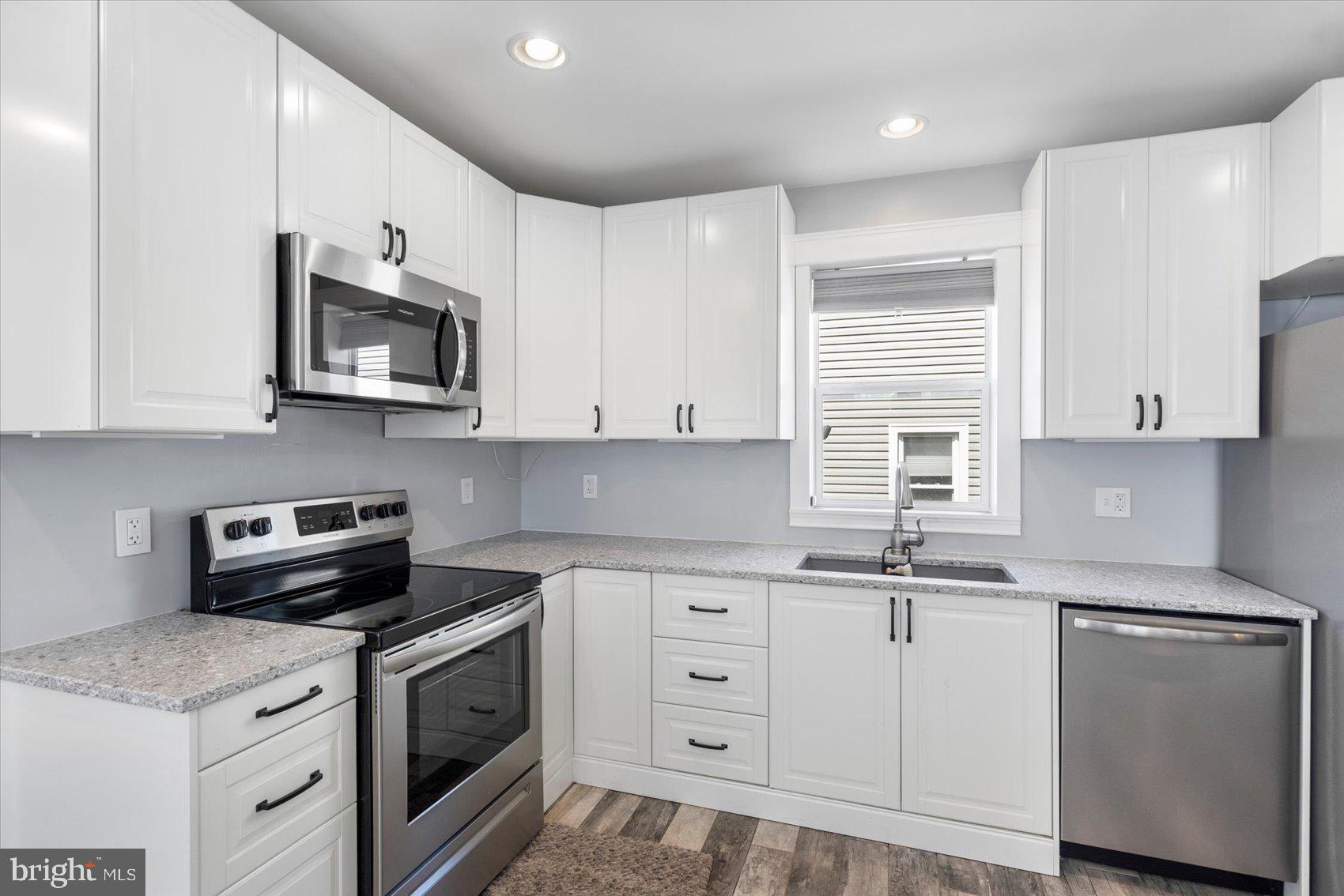 BEVERLY HILLS - Residential