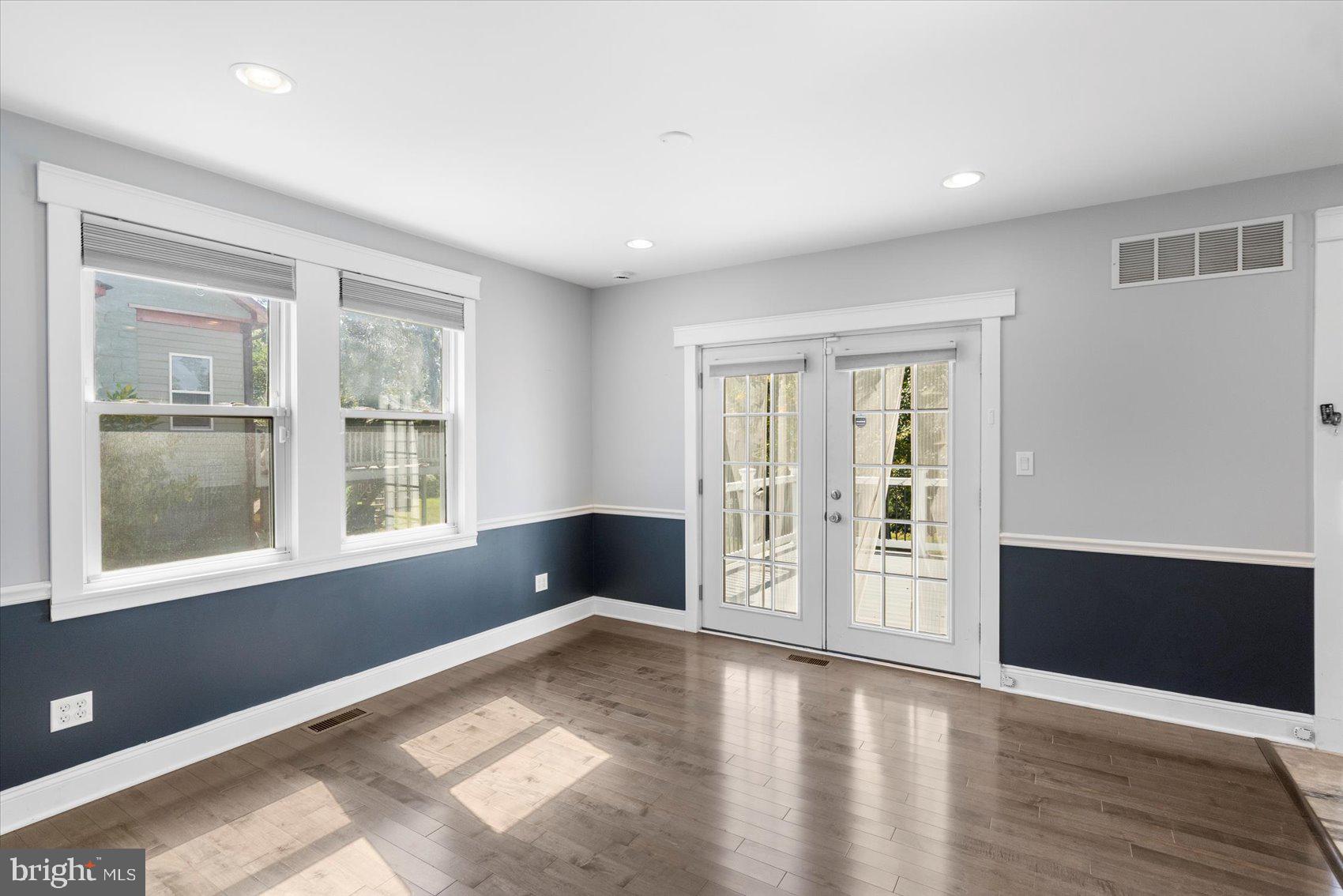 BEVERLY HILLS - Residential