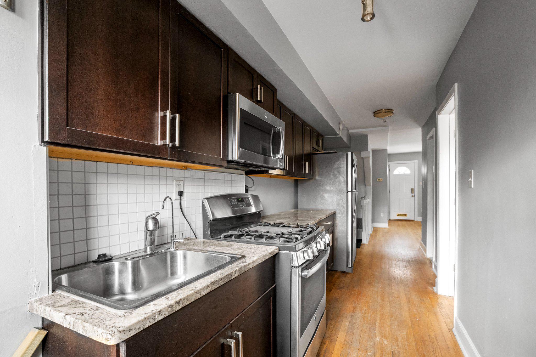 1731 HOLBROOK STREET NE