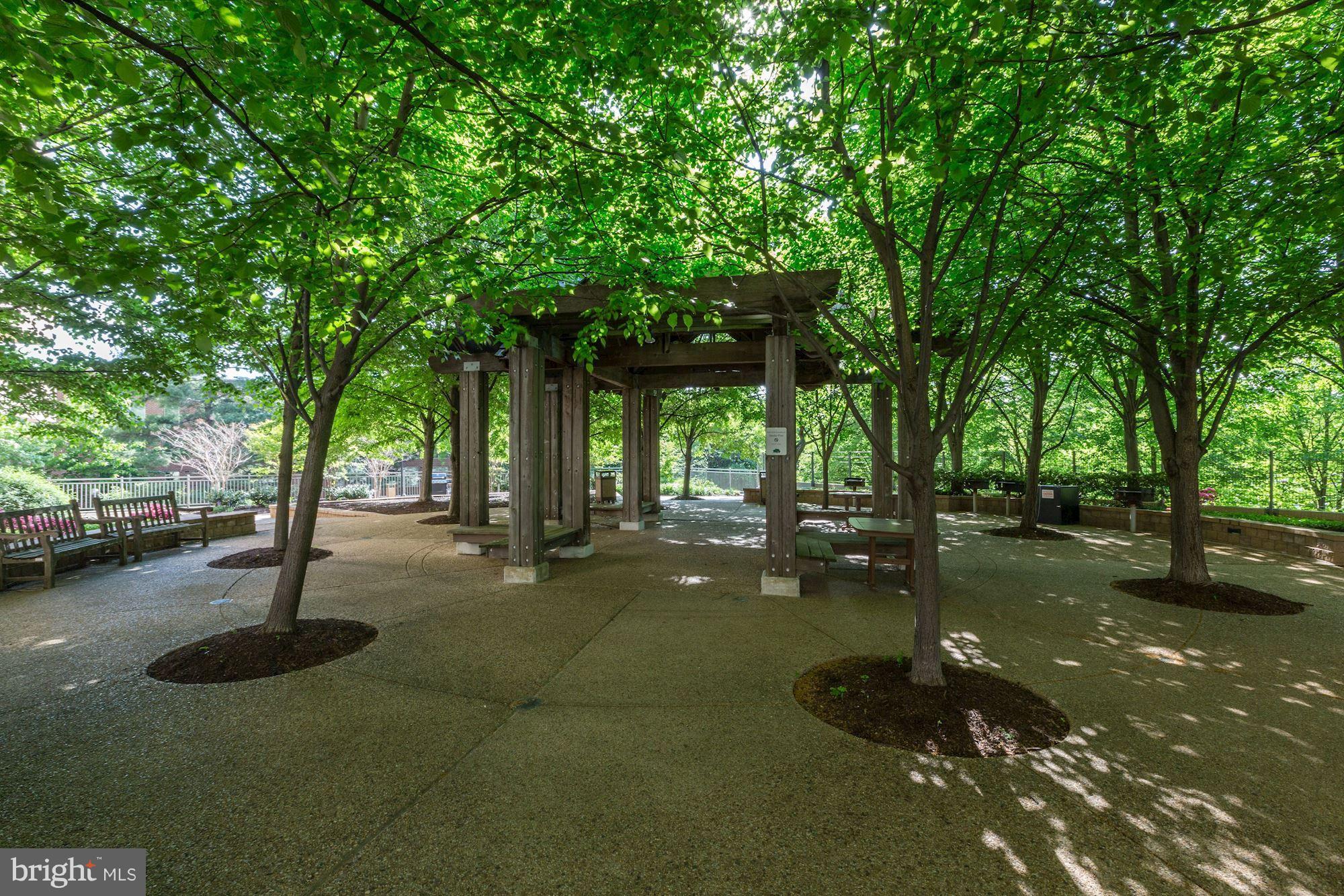 HYDE PARK - Residential