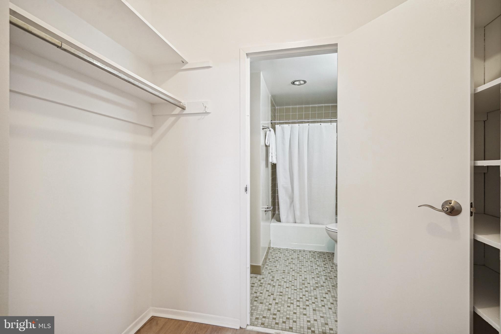 HYDE PARK - Residential