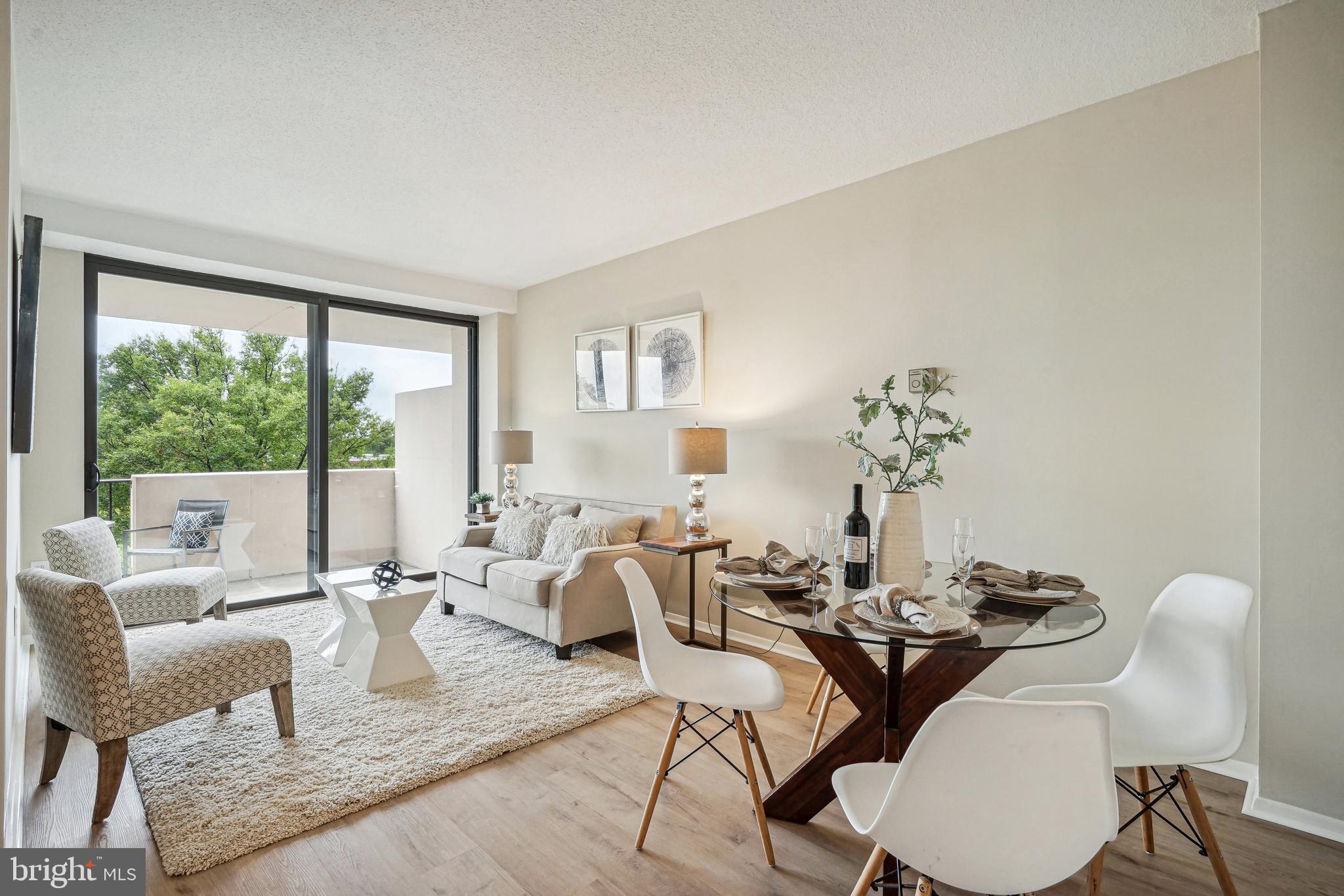 HYDE PARK - Residential