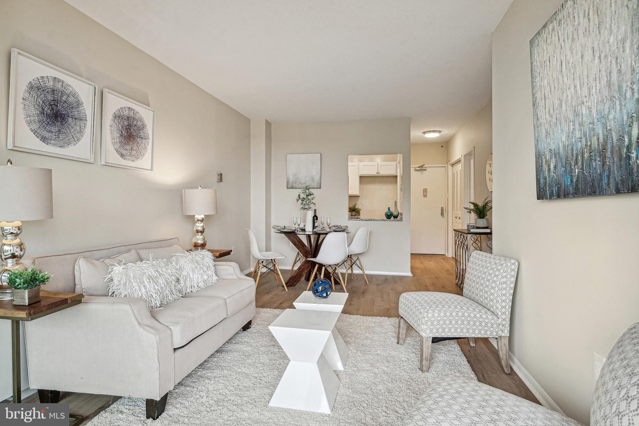 HYDE PARK - Residential