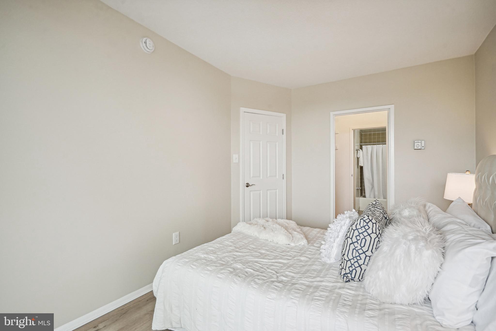 HYDE PARK - Residential