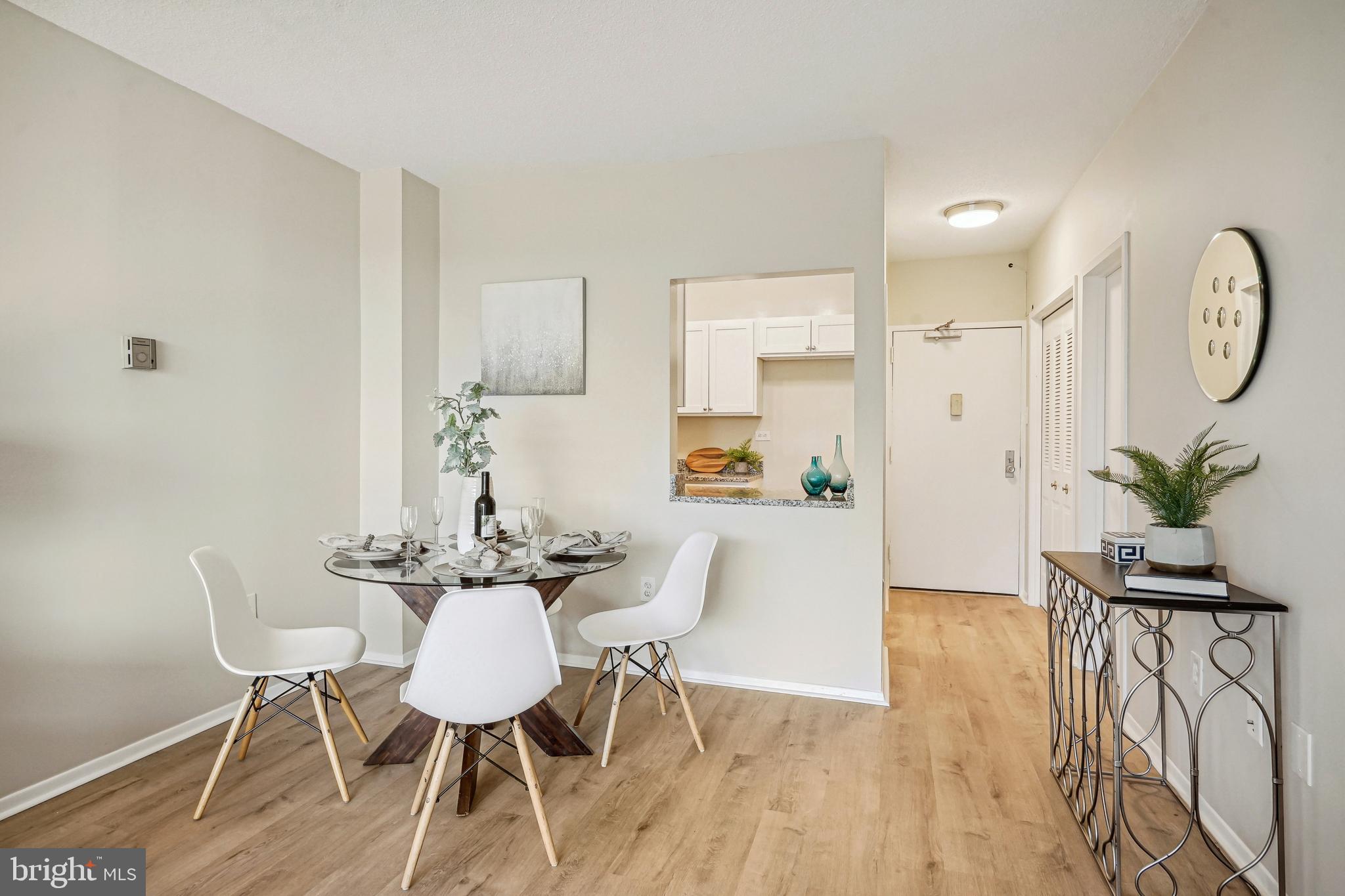 HYDE PARK - Residential